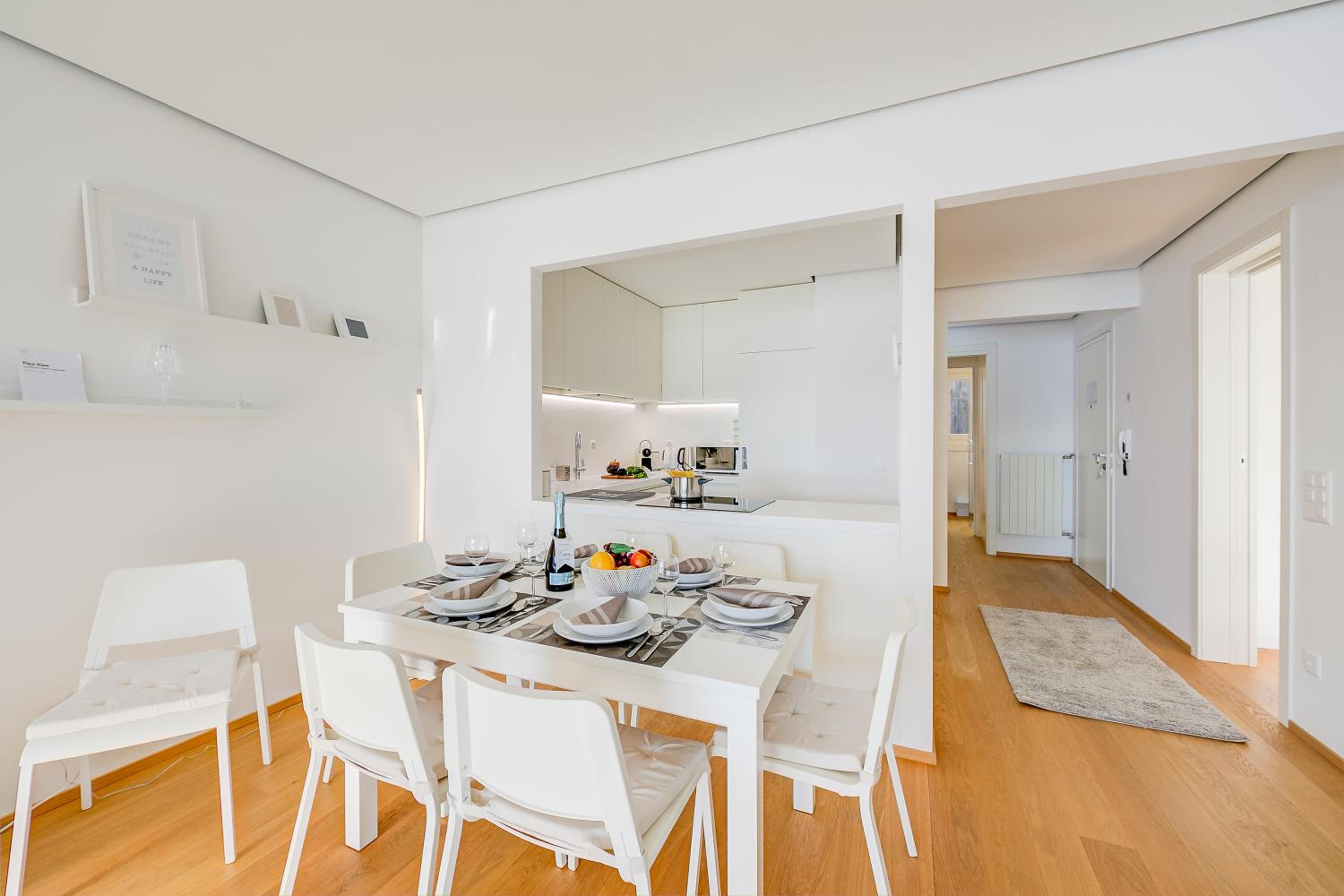 Honeymoon with Stunning View - Happy Rentals