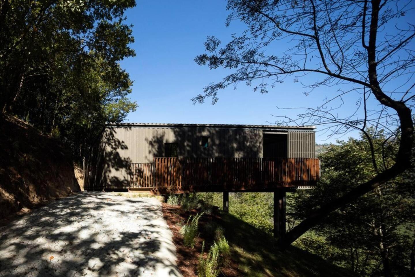 GeresNationalPark-Cabin-6Bed-Balcony-Pool-Views view 4