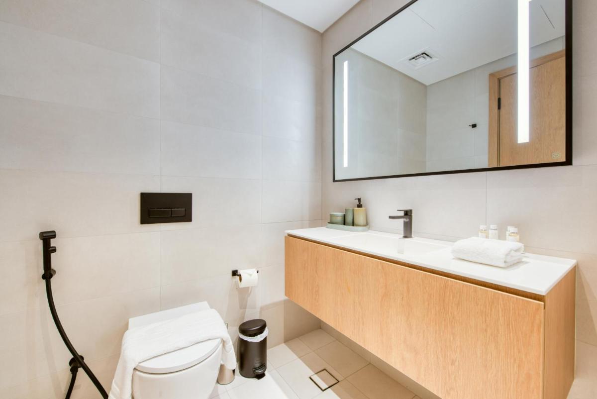 Maison Privee - Luxury, Spacious, Modern Near Burj Khalifa and Dubai Canal