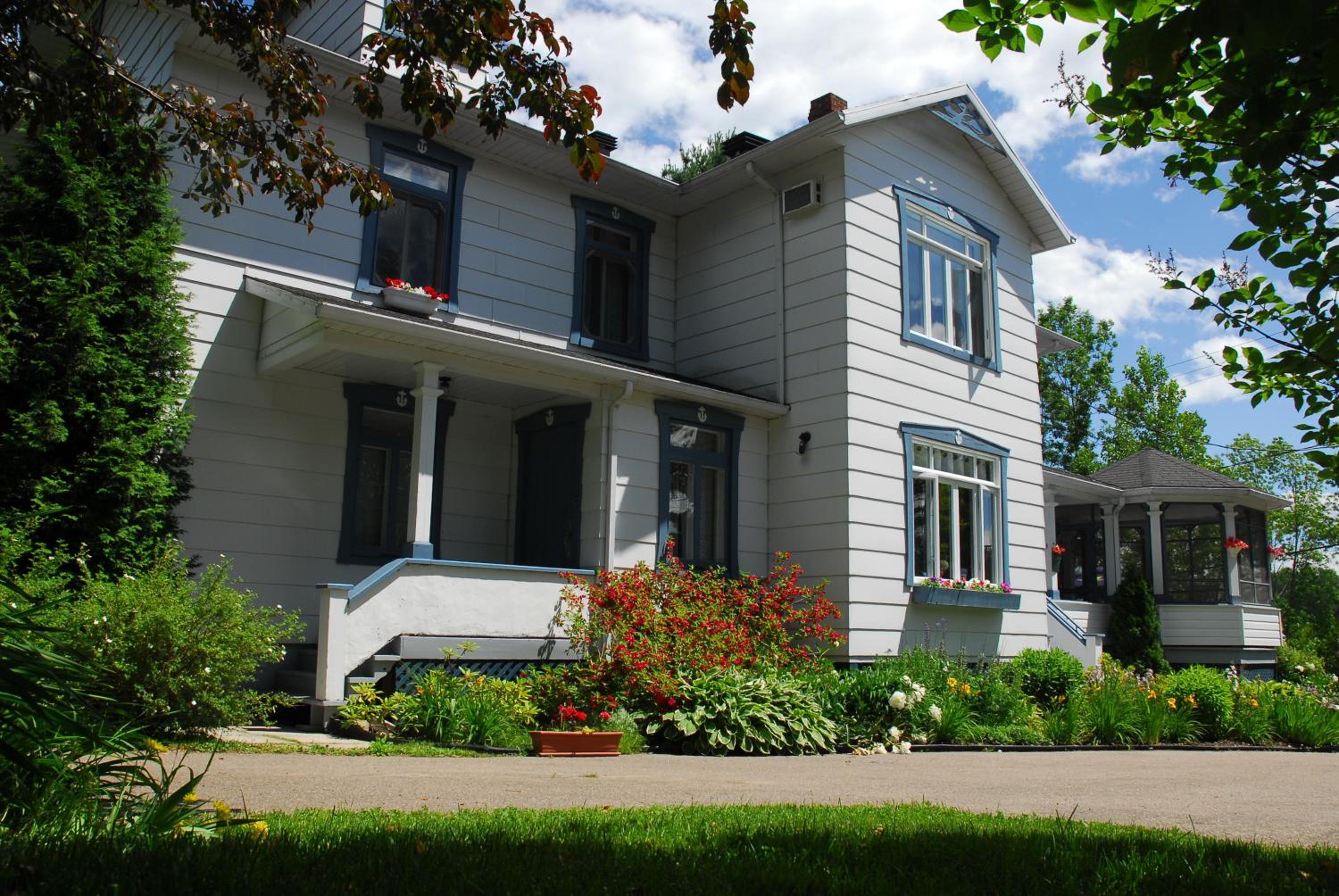 Hotel Auberge la maison sous les pins - Image 1