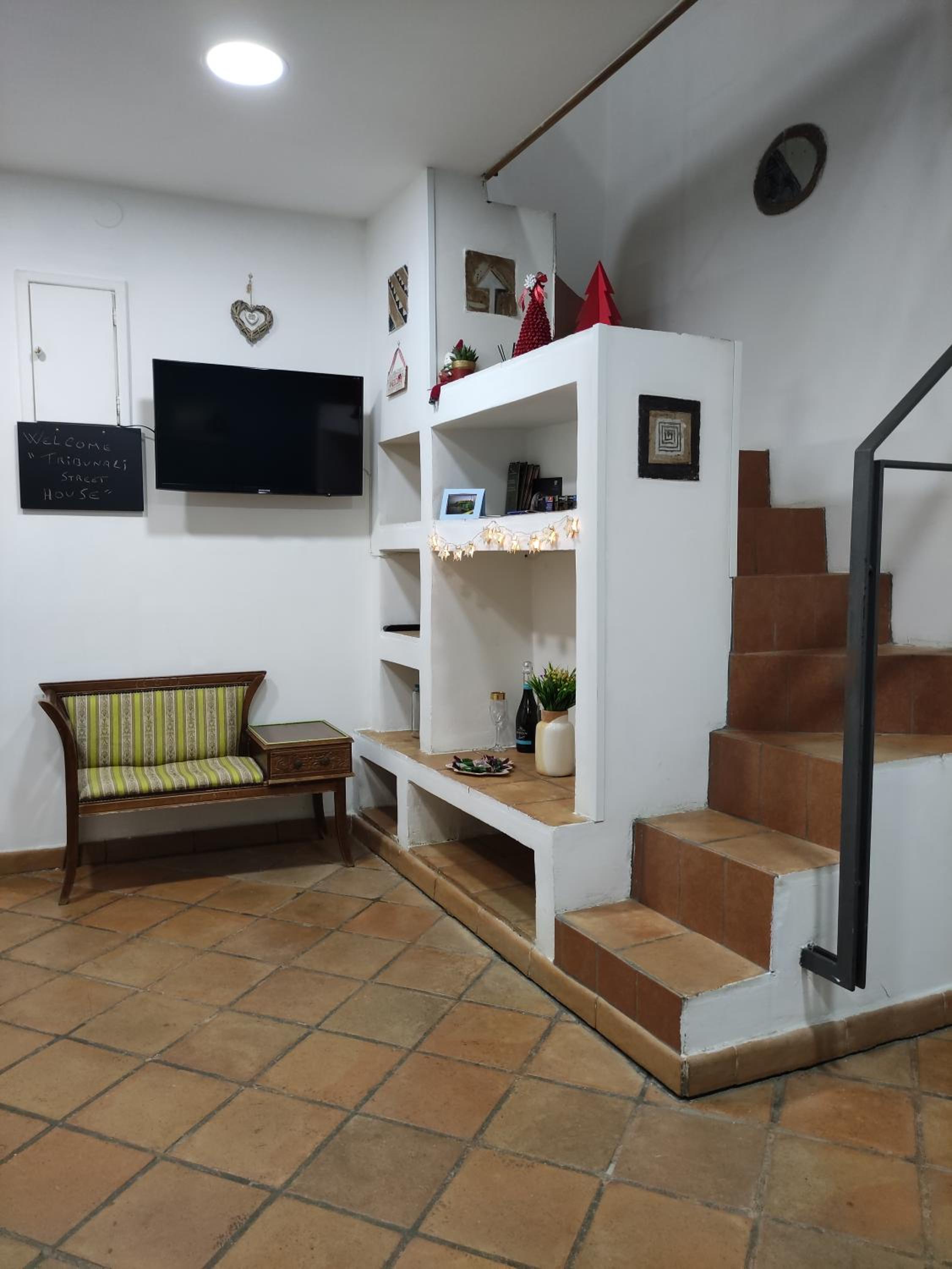 Tribunali street house