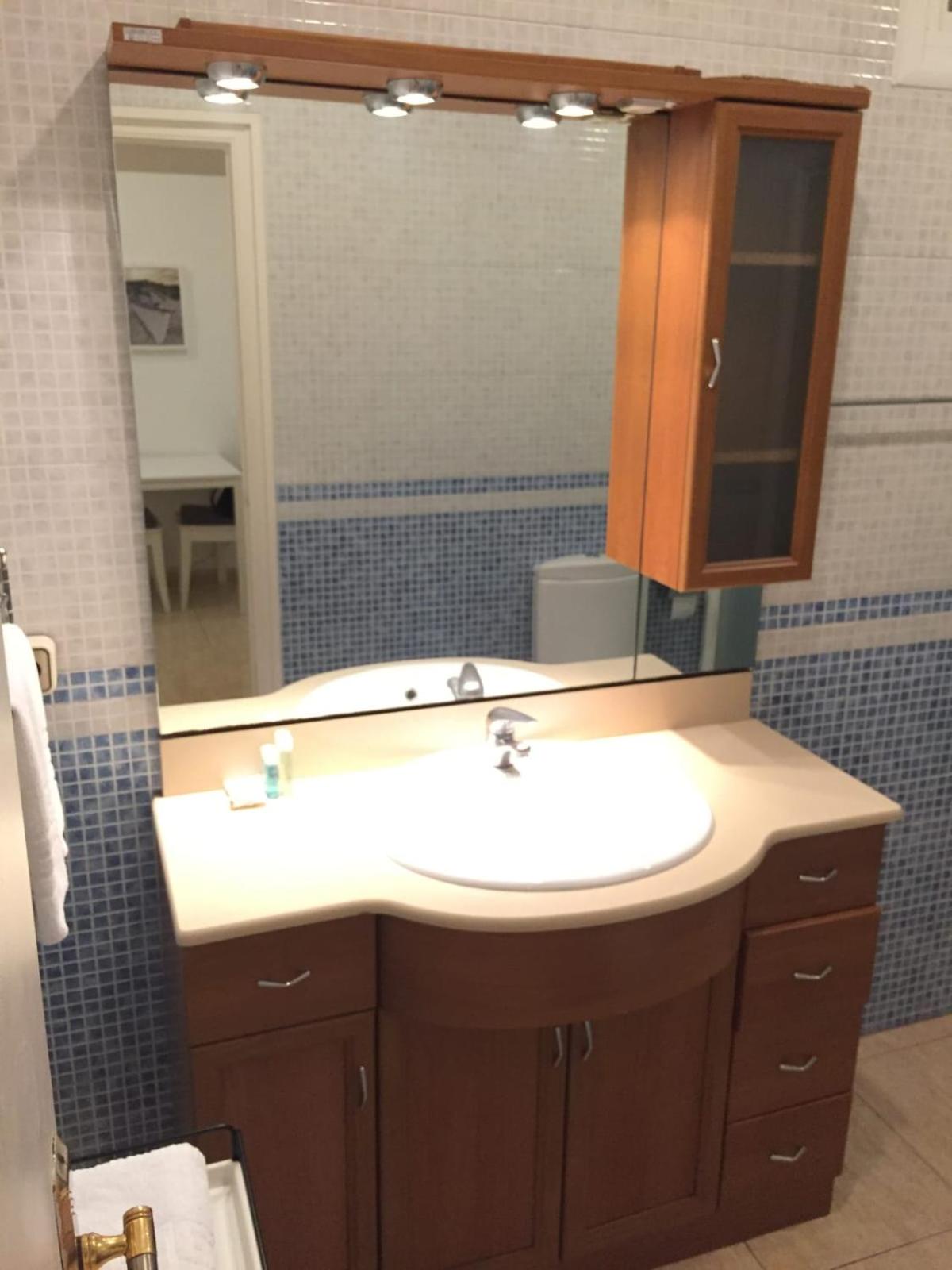 NEW! Cute apartment near metro