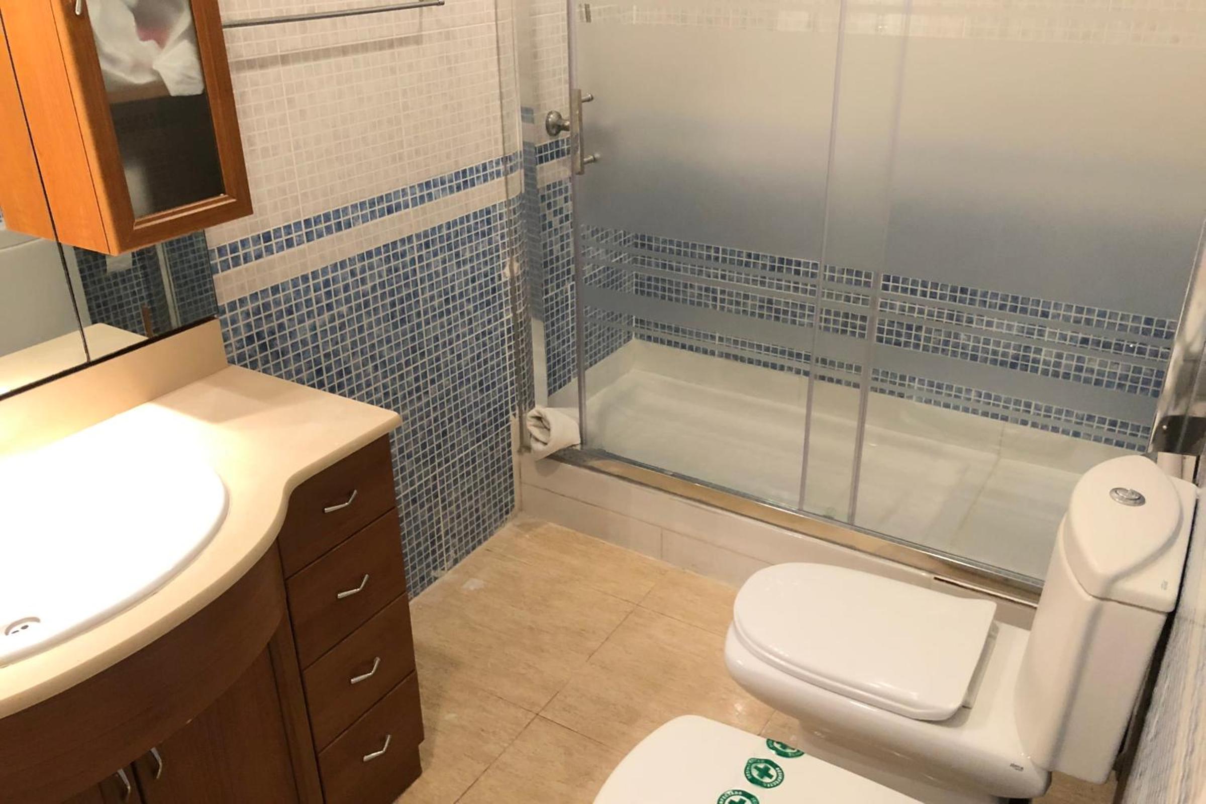 NEW! Cute apartment near metro