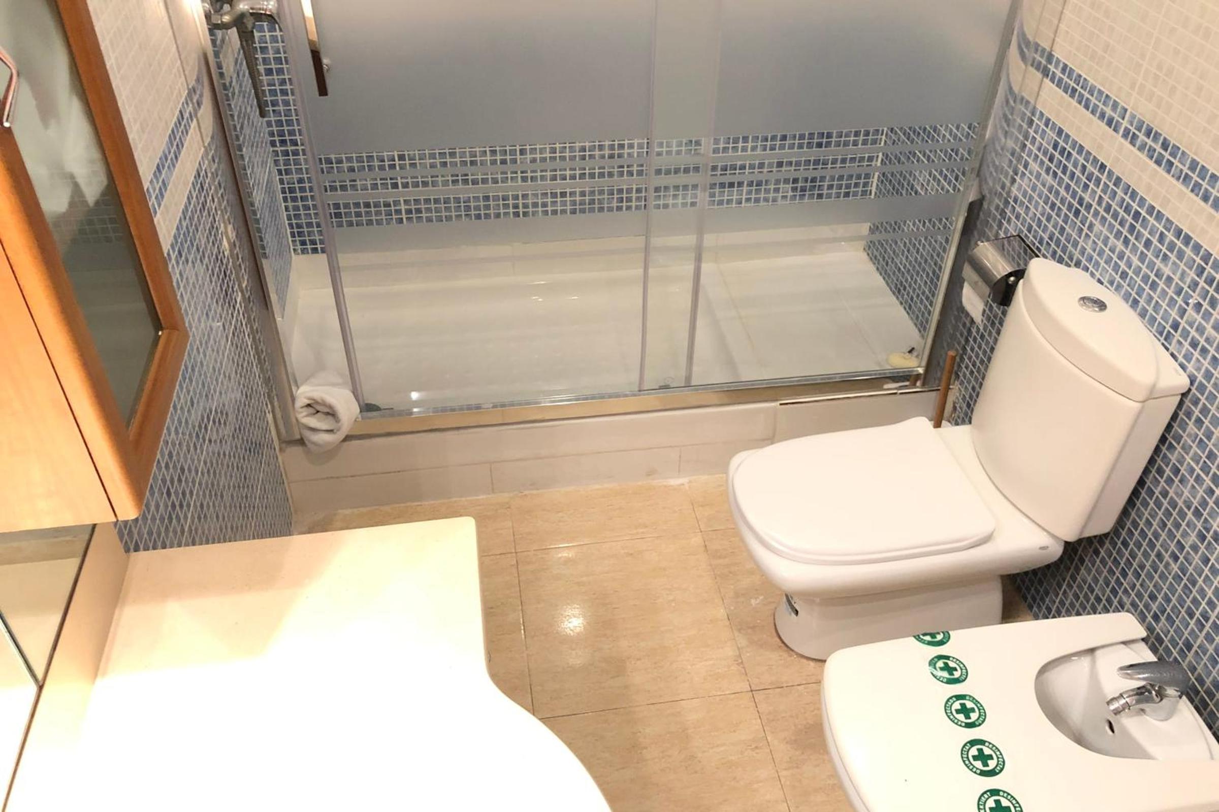 NEW! Cute apartment near metro