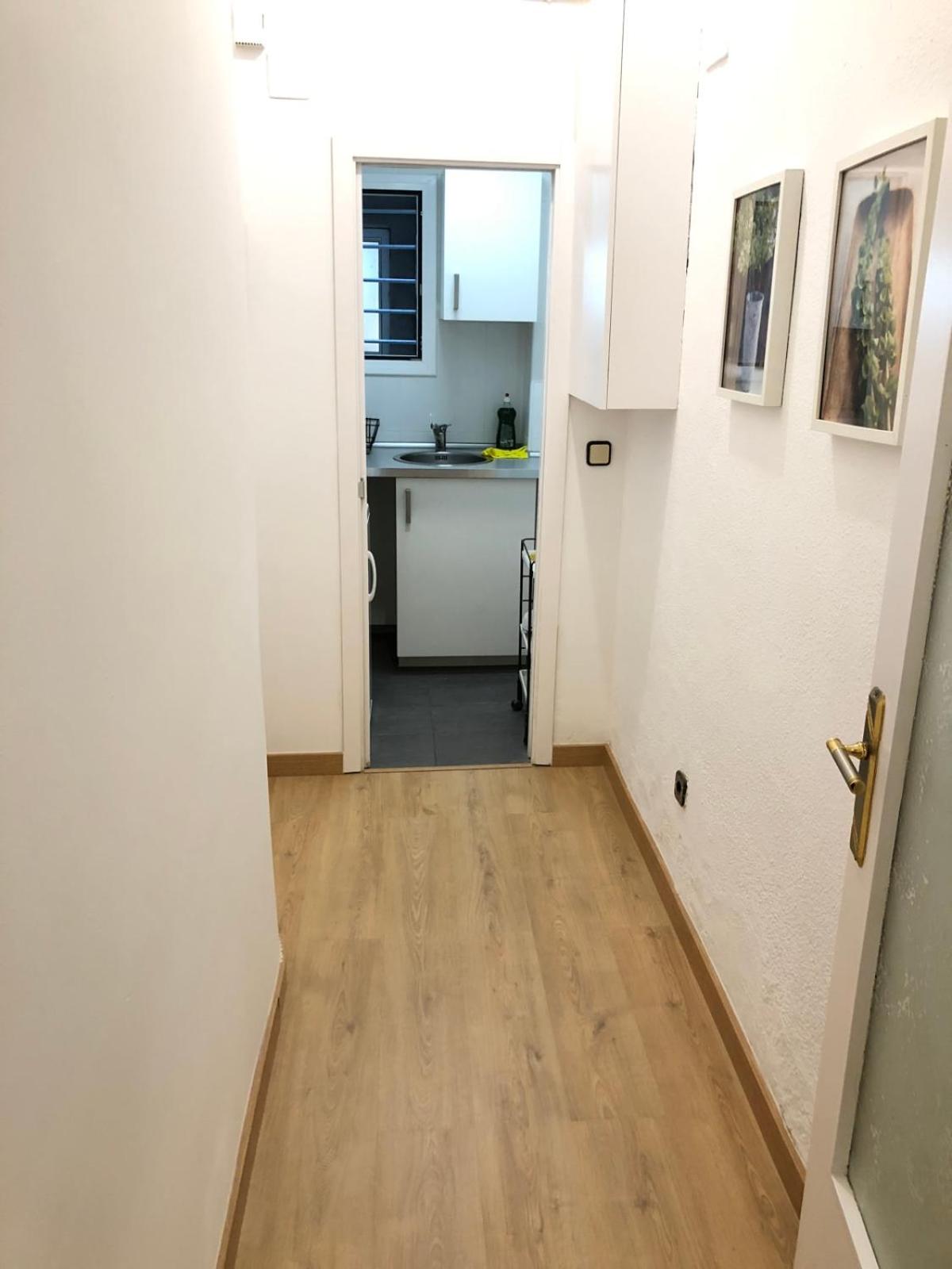 NEW! Cute apartment near metro