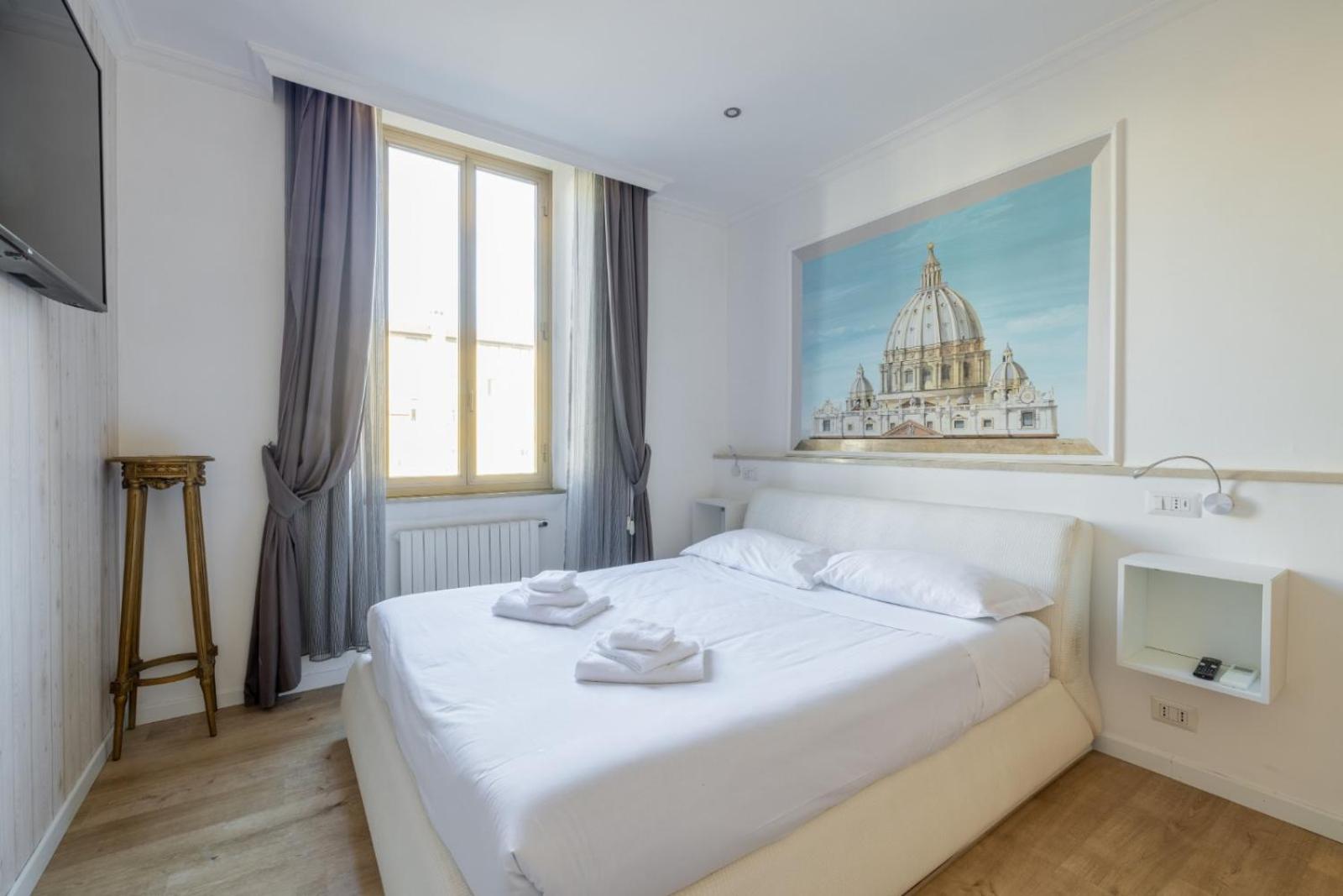 Cavalleggeri Guesthouse, Opposite St Peter's Basilica whit Private Rooms