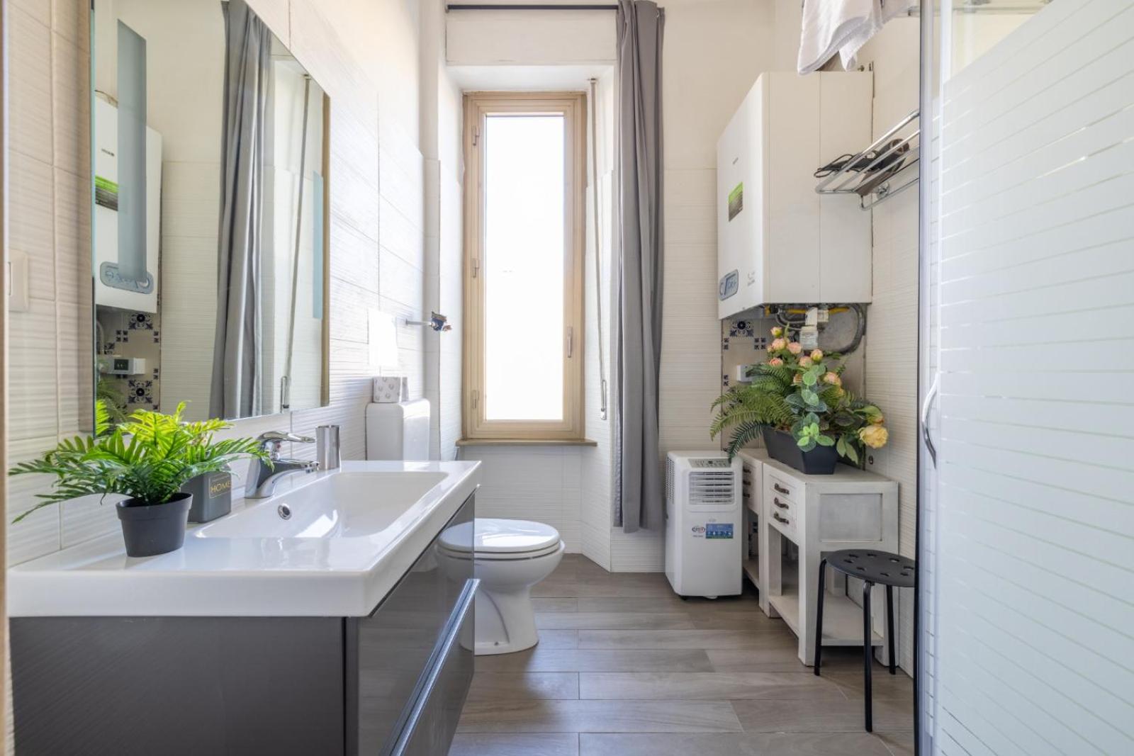 Cavalleggeri Guesthouse, Opposite St Peter's Basilica whit Private Rooms