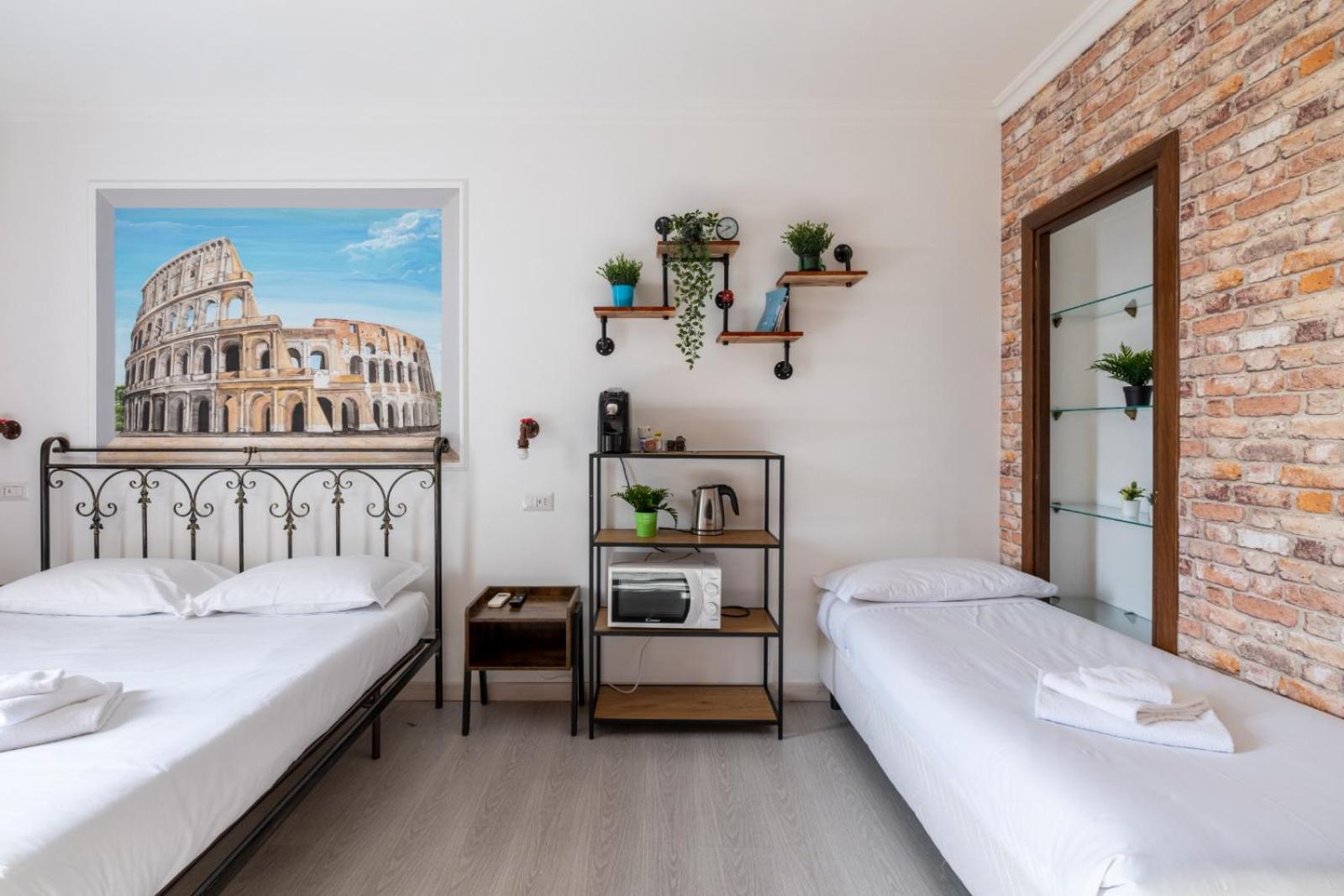 Cavalleggeri Guesthouse, Opposite St Peter's Basilica whit Private Rooms