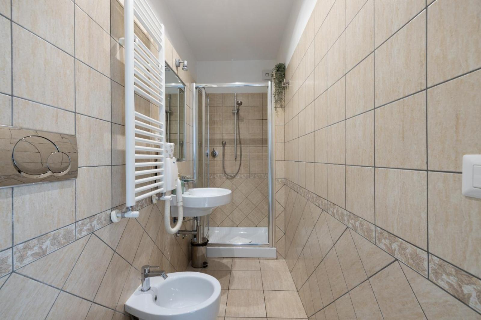 Cavalleggeri Guesthouse, Opposite St Peter's Basilica whit Private Rooms