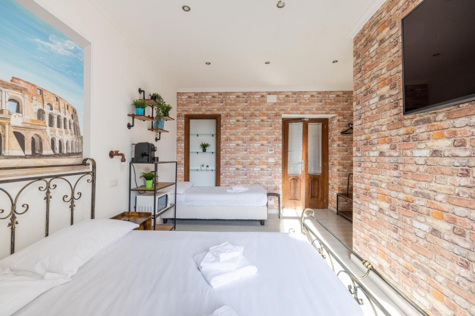 Cavalleggeri Guesthouse, Opposite St Peter's Basilica whit Private Rooms