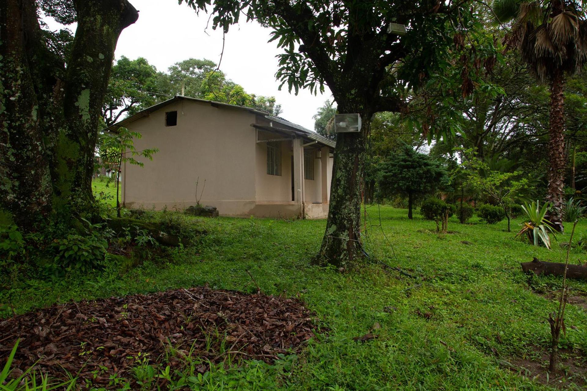 Chacara com WiFi de frente a lagoa em Betim MG