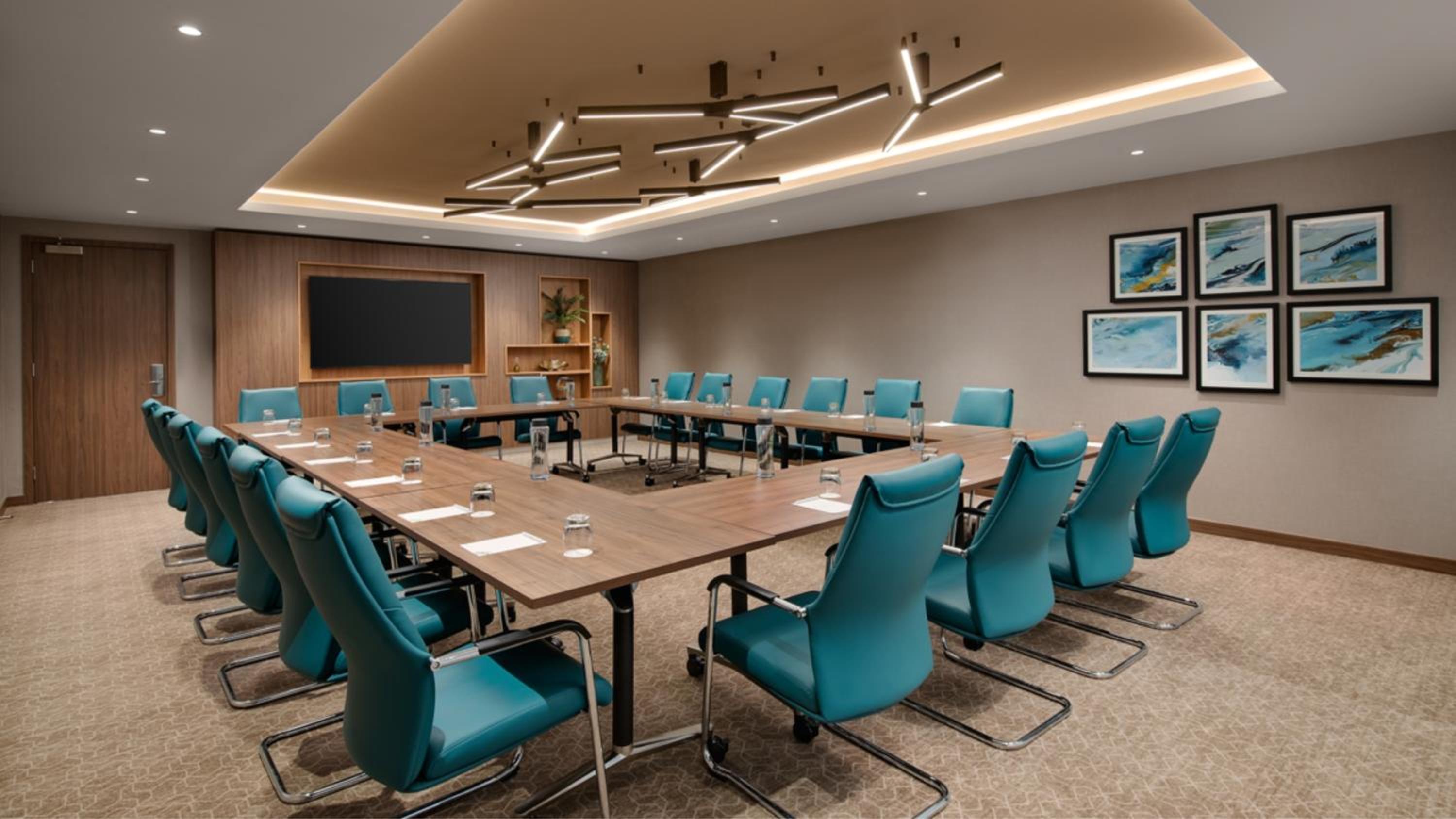 Crawley Vacations - Holiday Inn London Gatwick - Worth, an IHG Hotel - Property Image 4