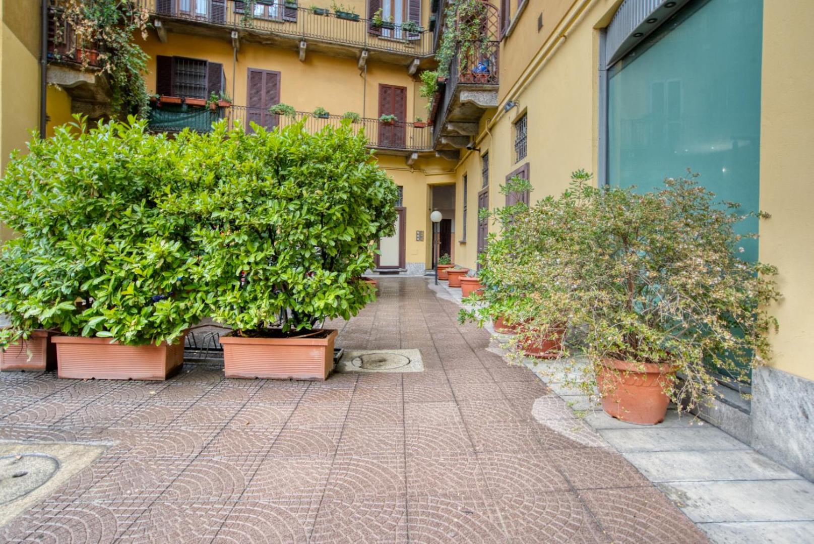 GuestHost - Charming Apartment 7 stops from Duomo