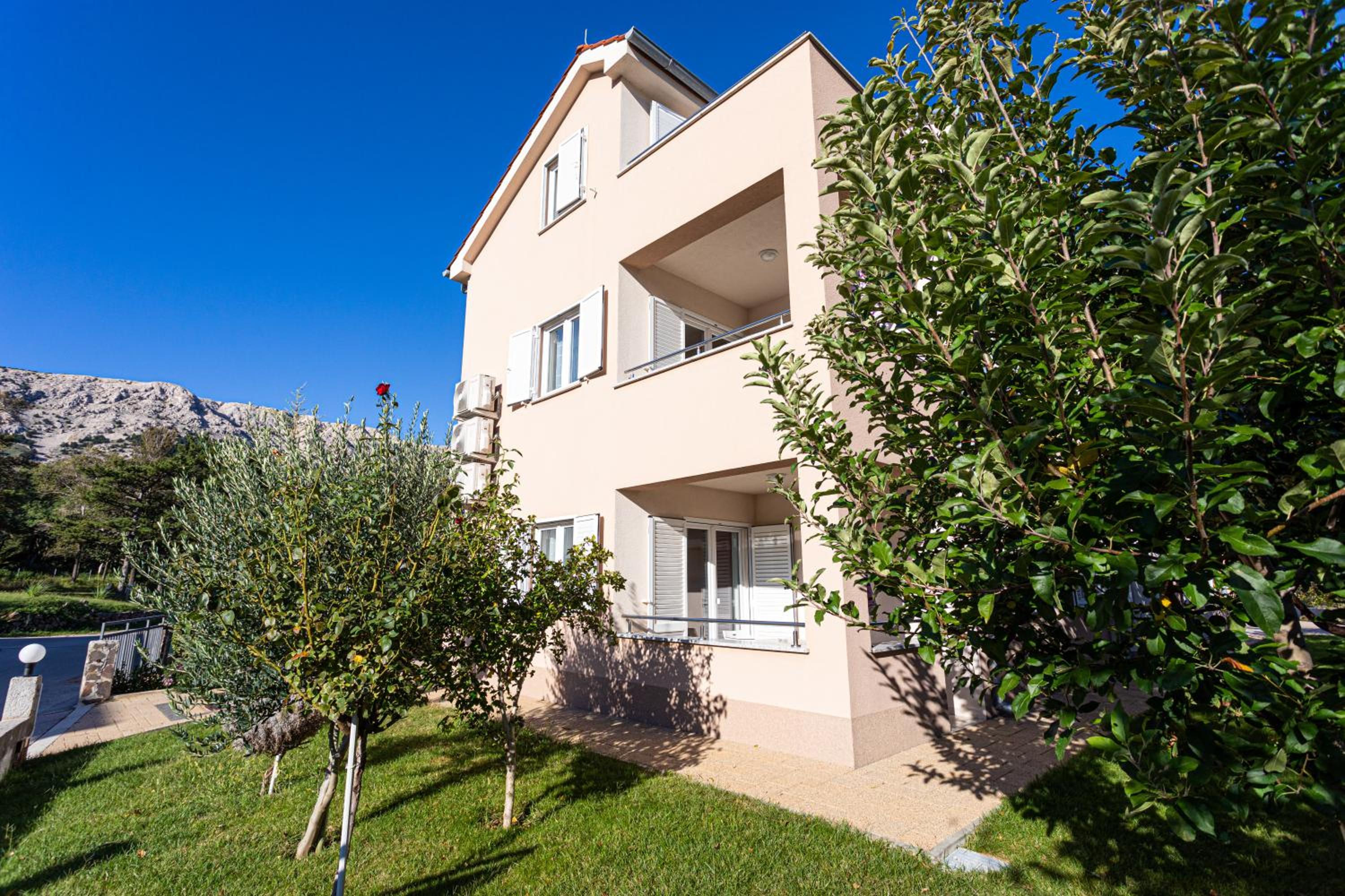 Apartments Crnekovic Jasna view 2