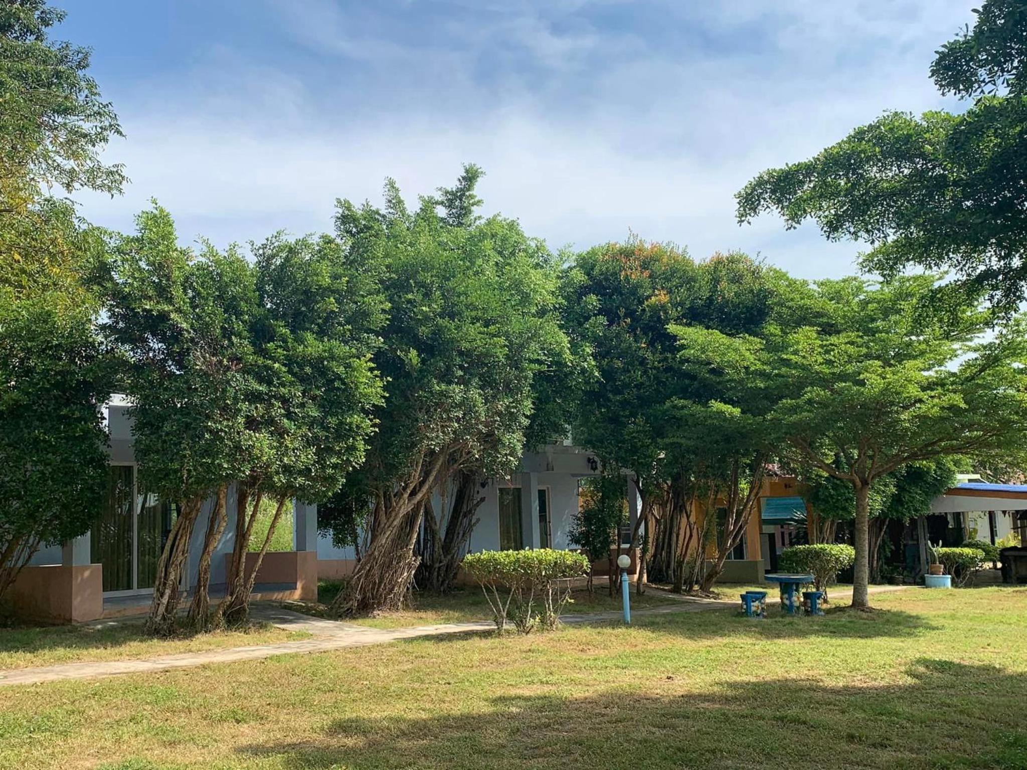 AtMyHomeStay Bangsaphan