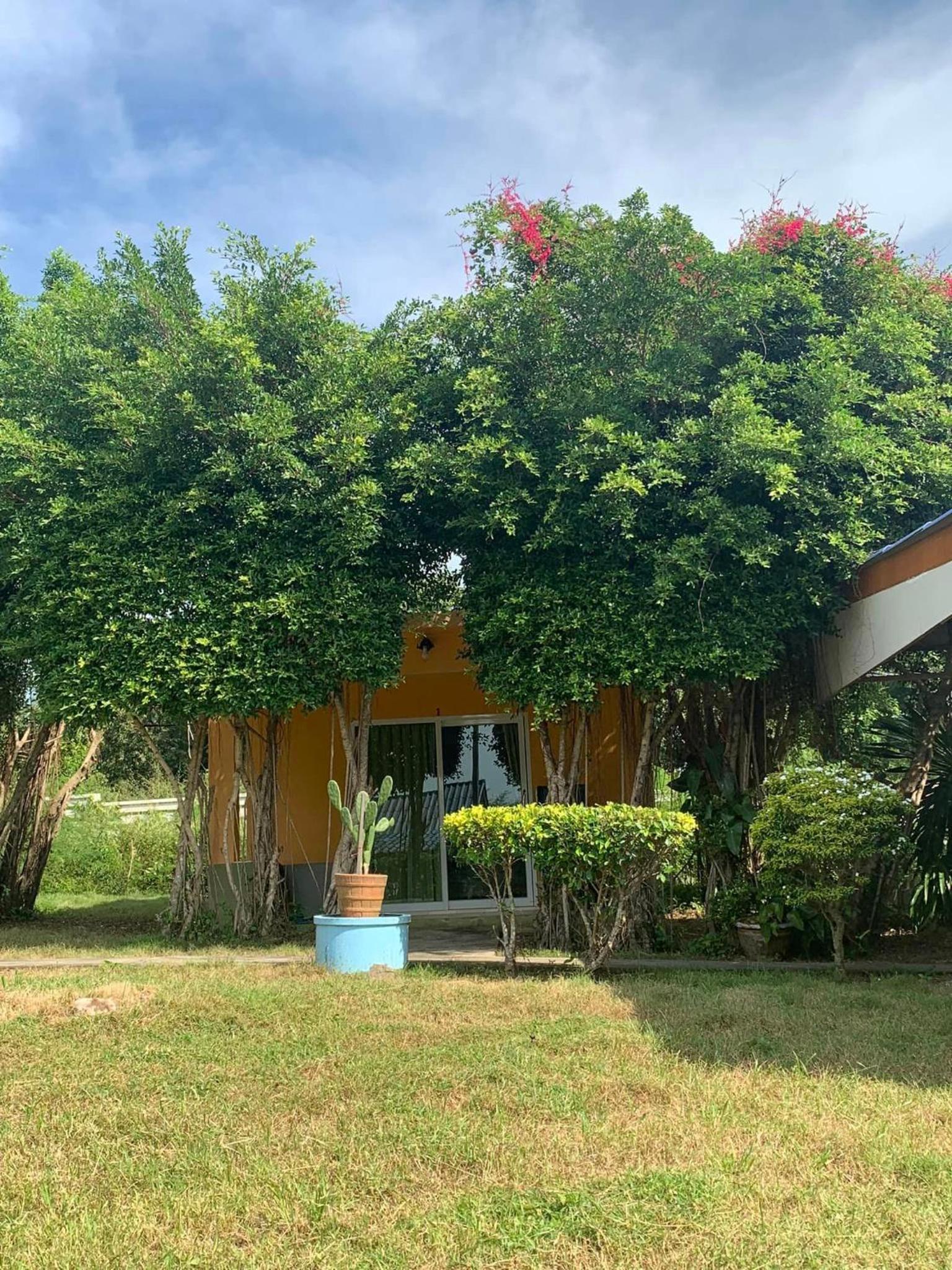 AtMyHomeStay Bangsaphan