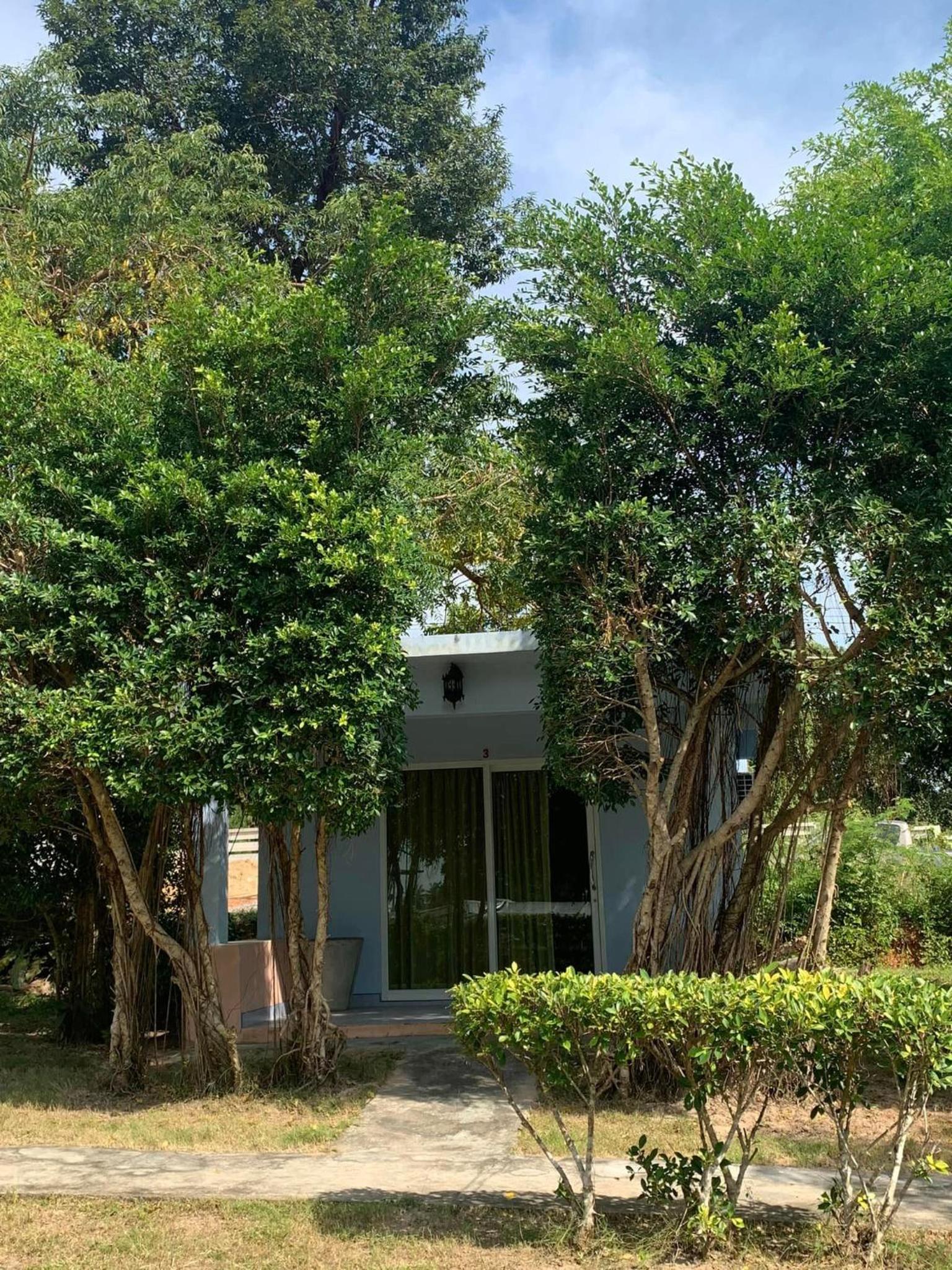 AtMyHomeStay Bangsaphan