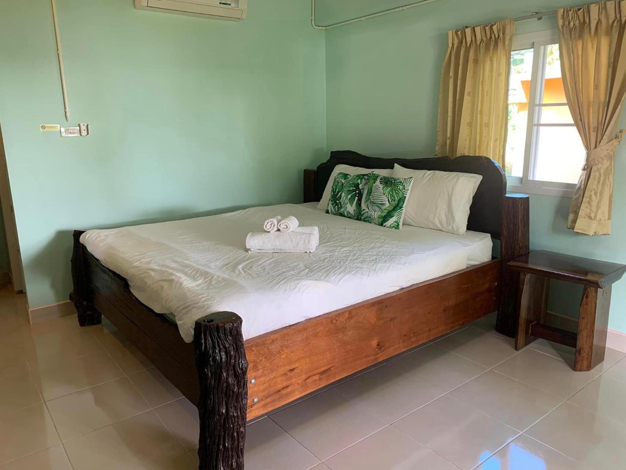 AtMyHomeStay Bangsaphan