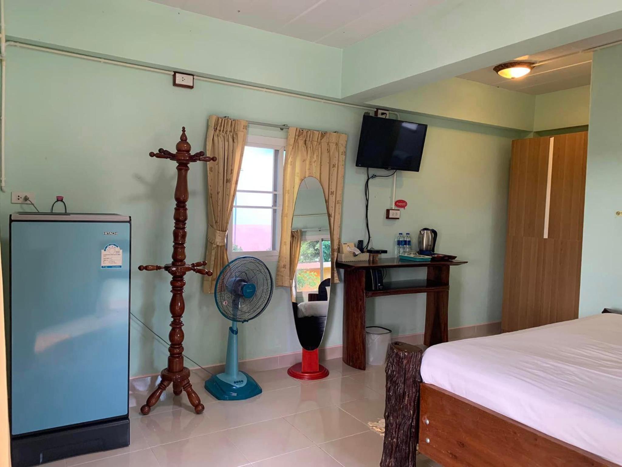 AtMyHomeStay Bangsaphan