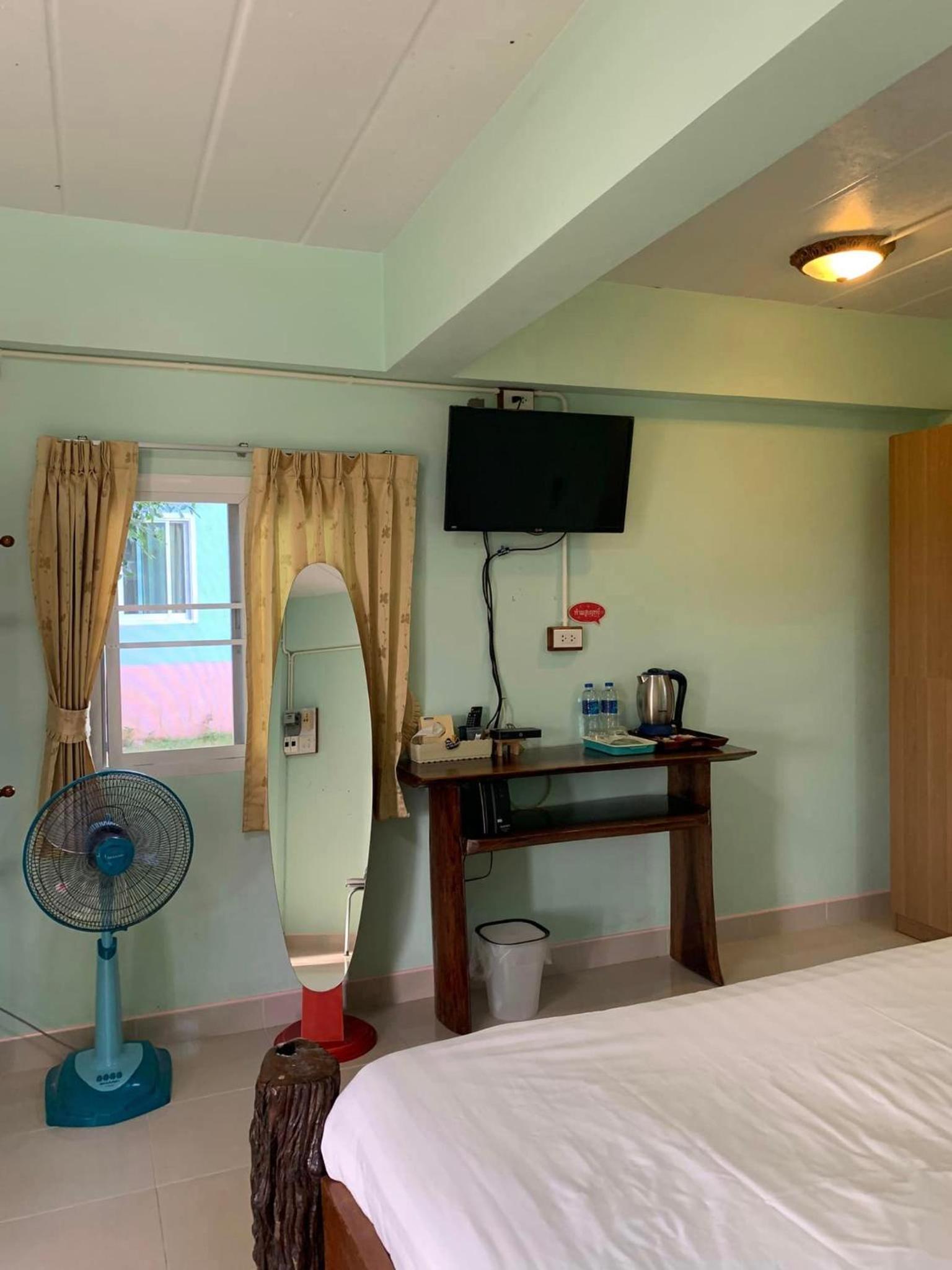 AtMyHomeStay Bangsaphan