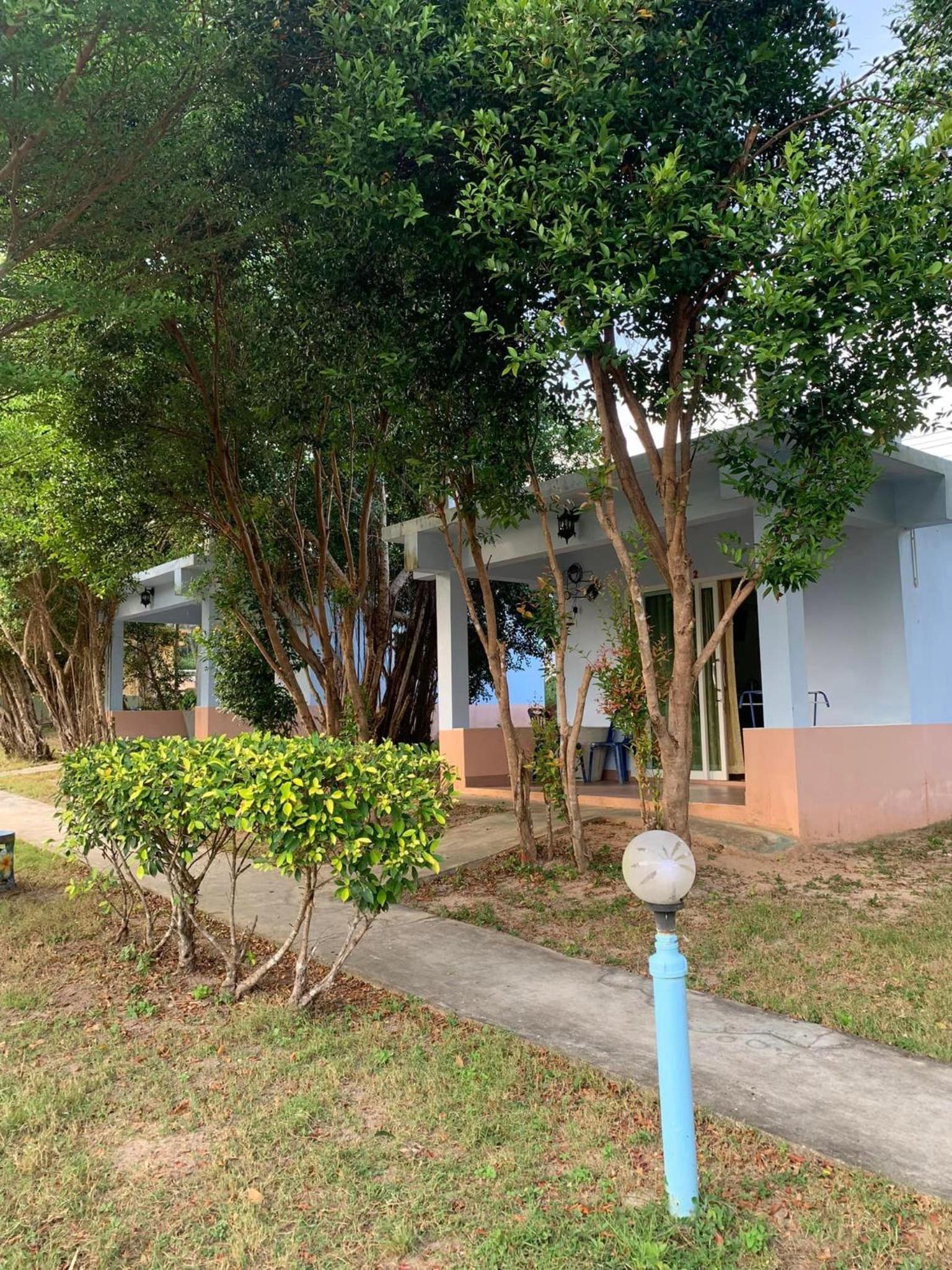 AtMyHomeStay Bangsaphan