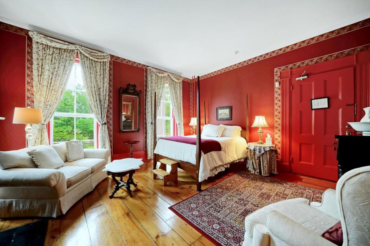Cromwell Manor Inn - Property Image 3