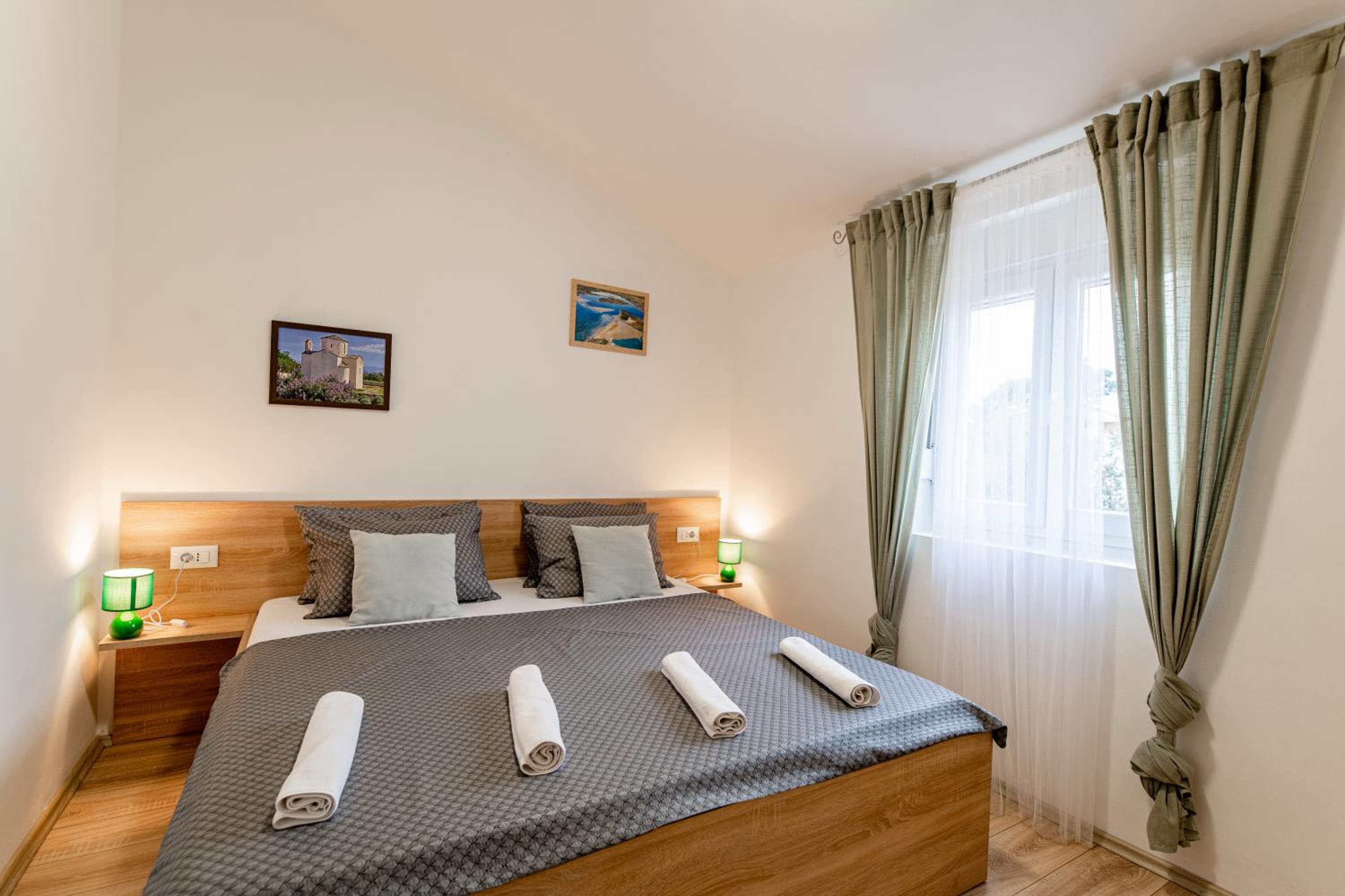 Holiday Home Aria view 3