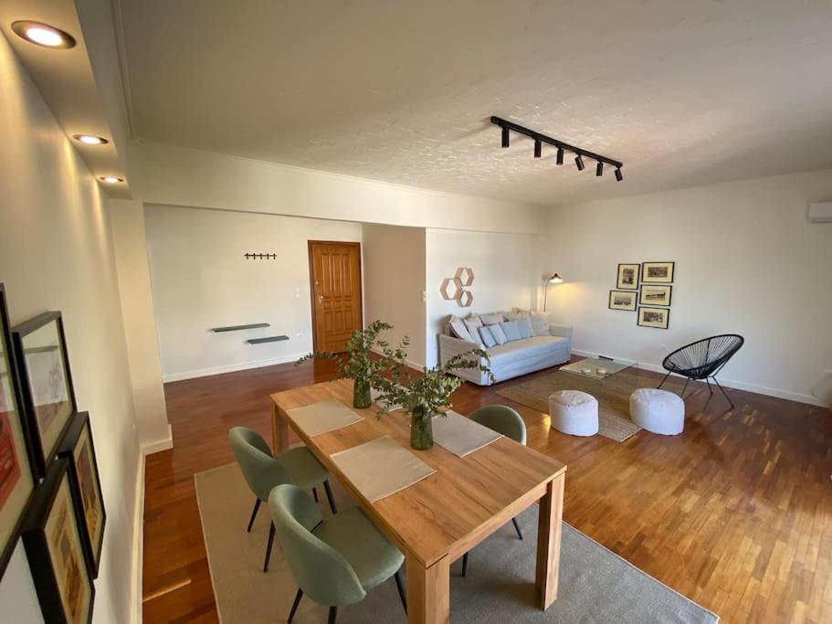 2-bedroom apartment in Athina (Filopappou)