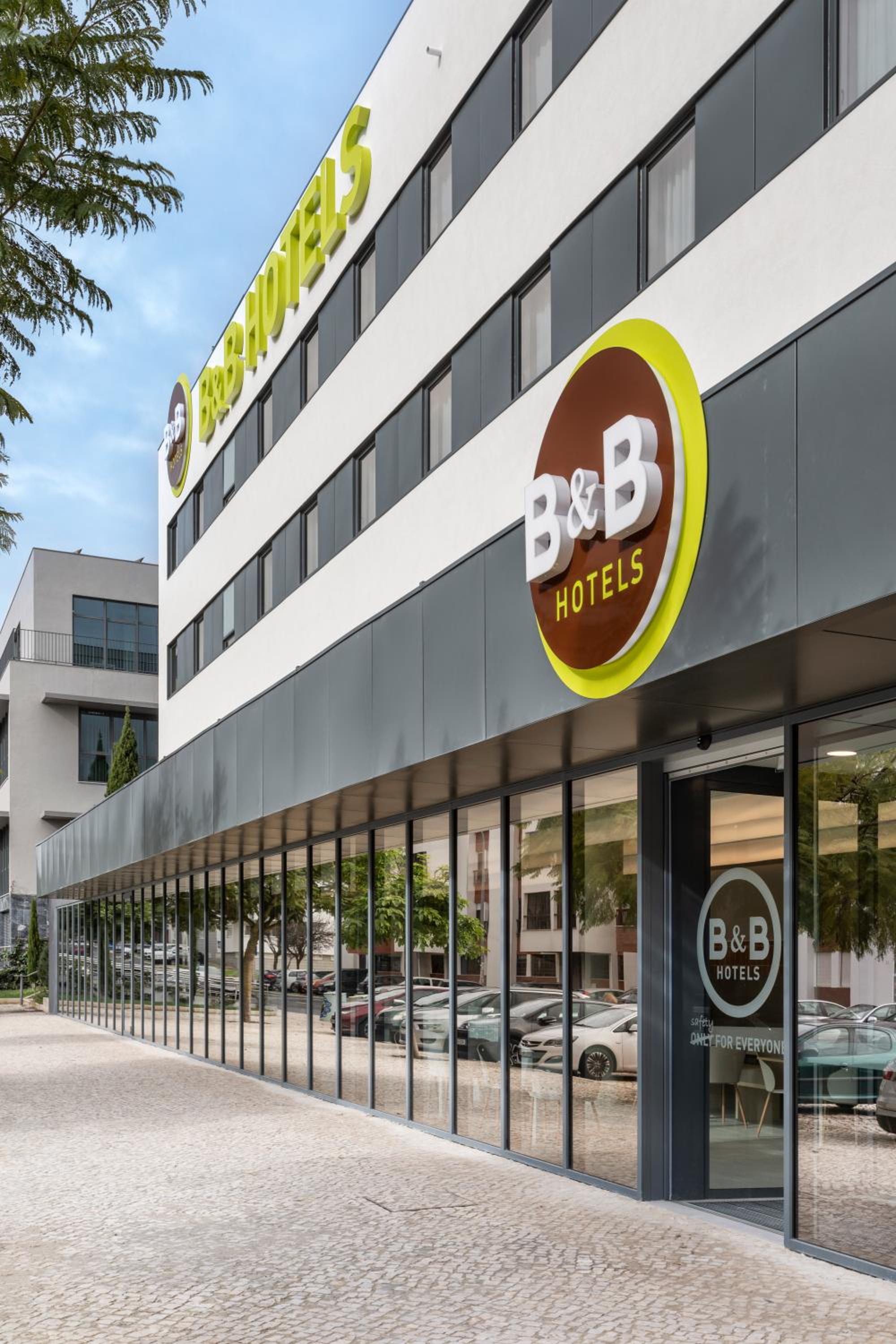 Hotel B&B HOTEL Lisboa Oeiras - Image 1