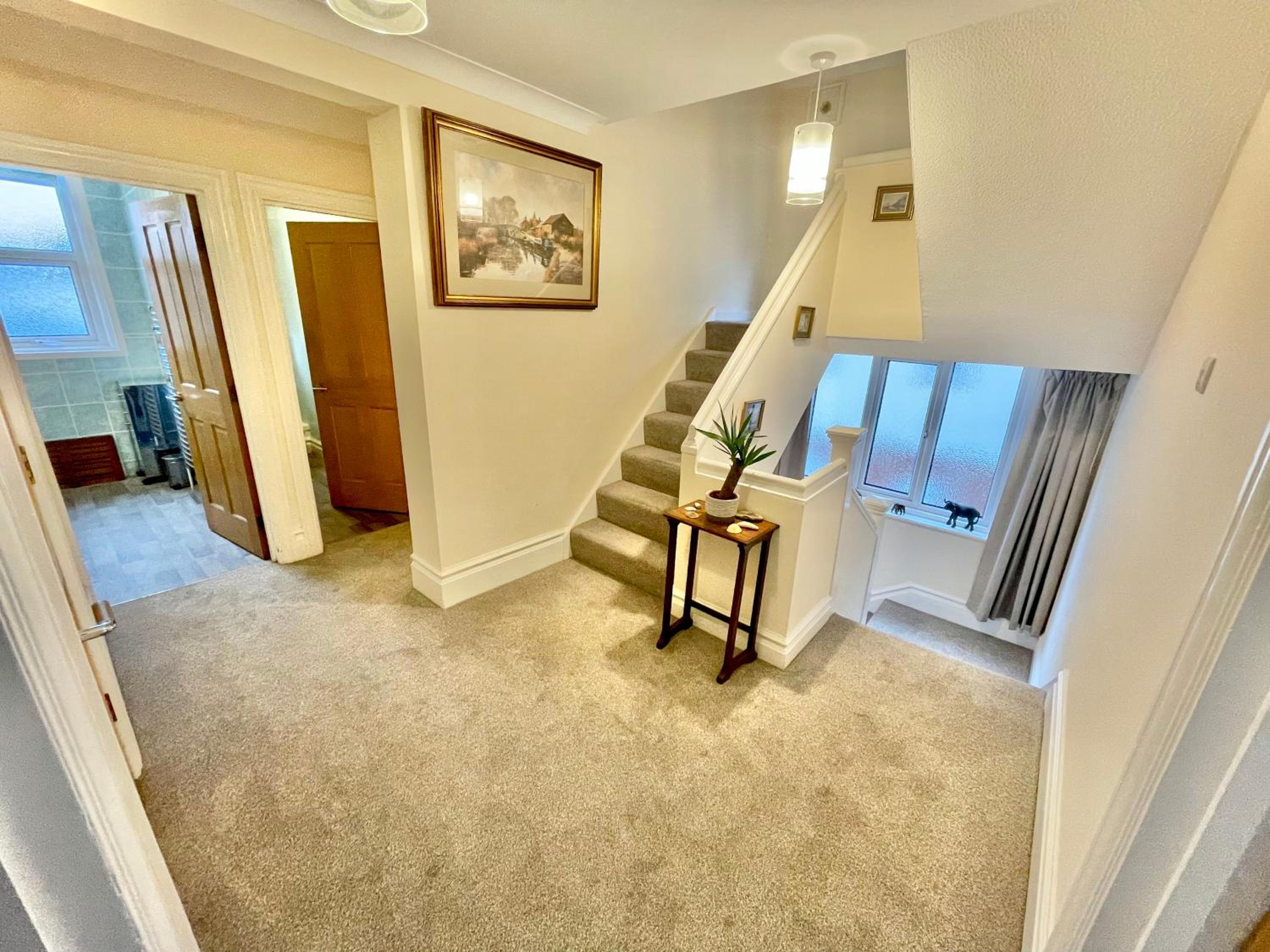 Spacious Four Bed Home with Parking - Bournemouth view 3