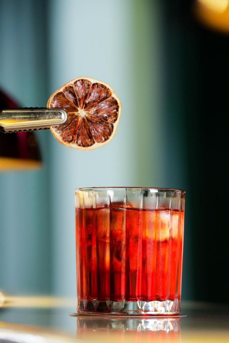 bar