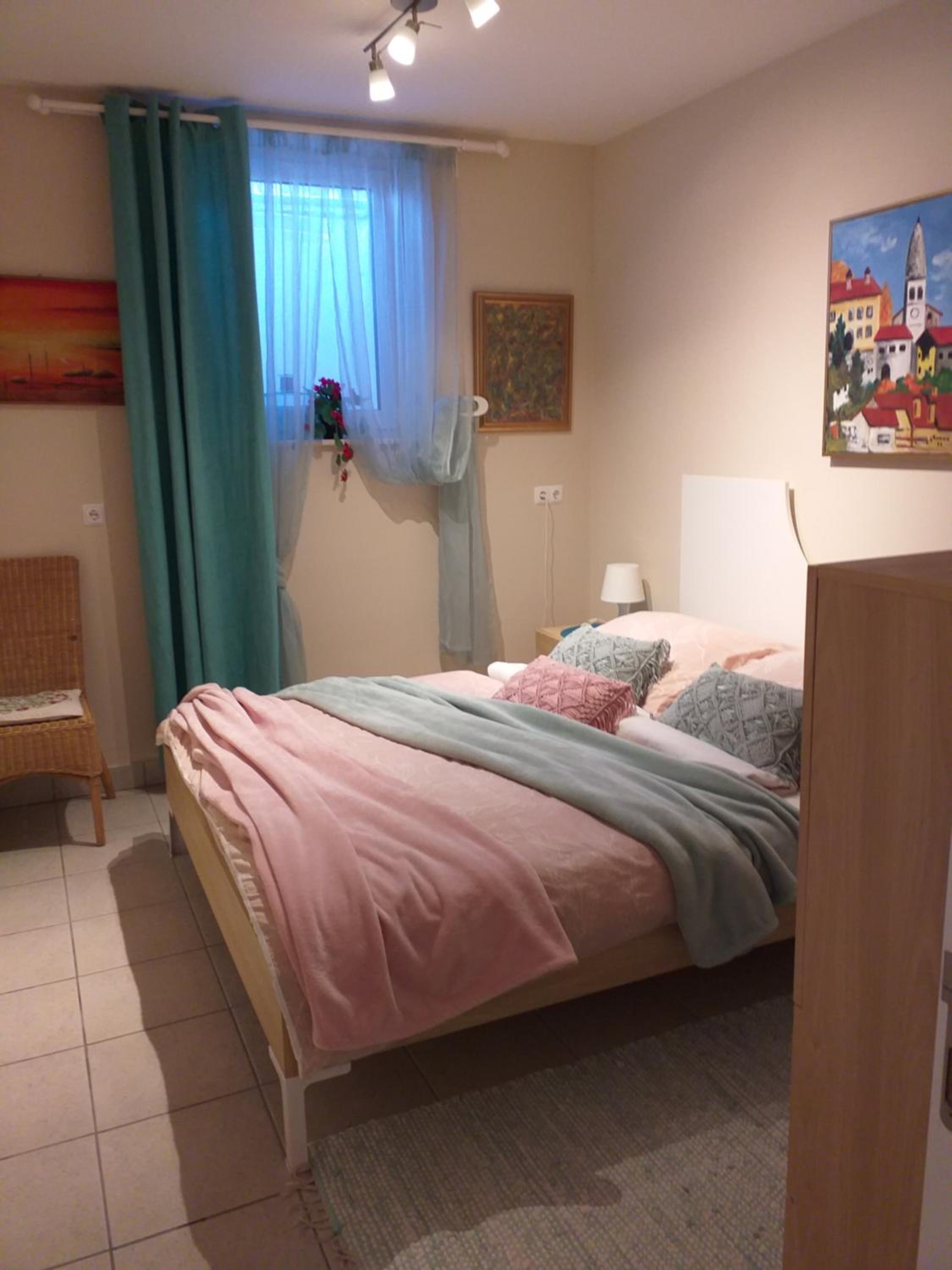 Photo 33