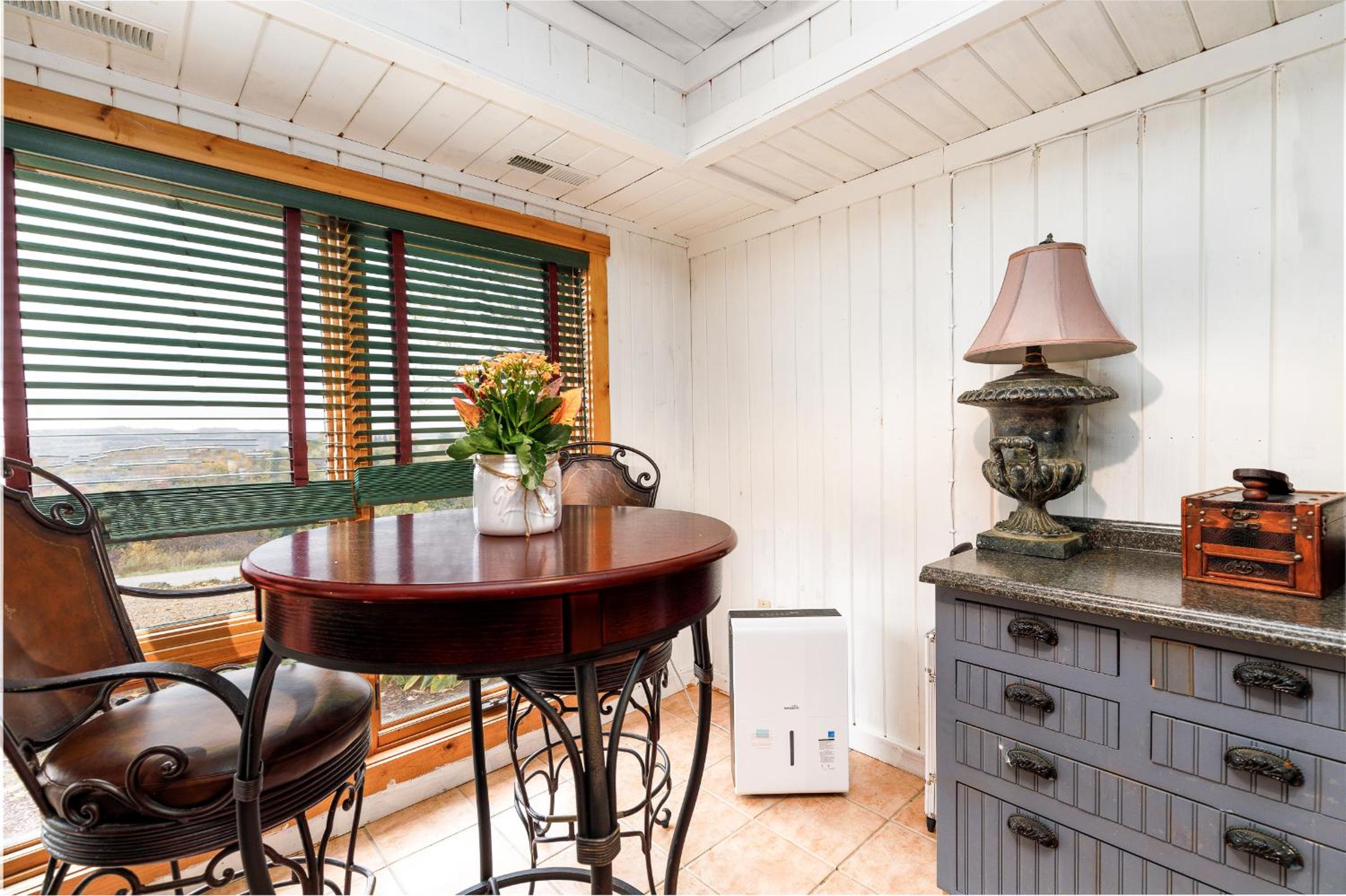 Frogmore Cabin
