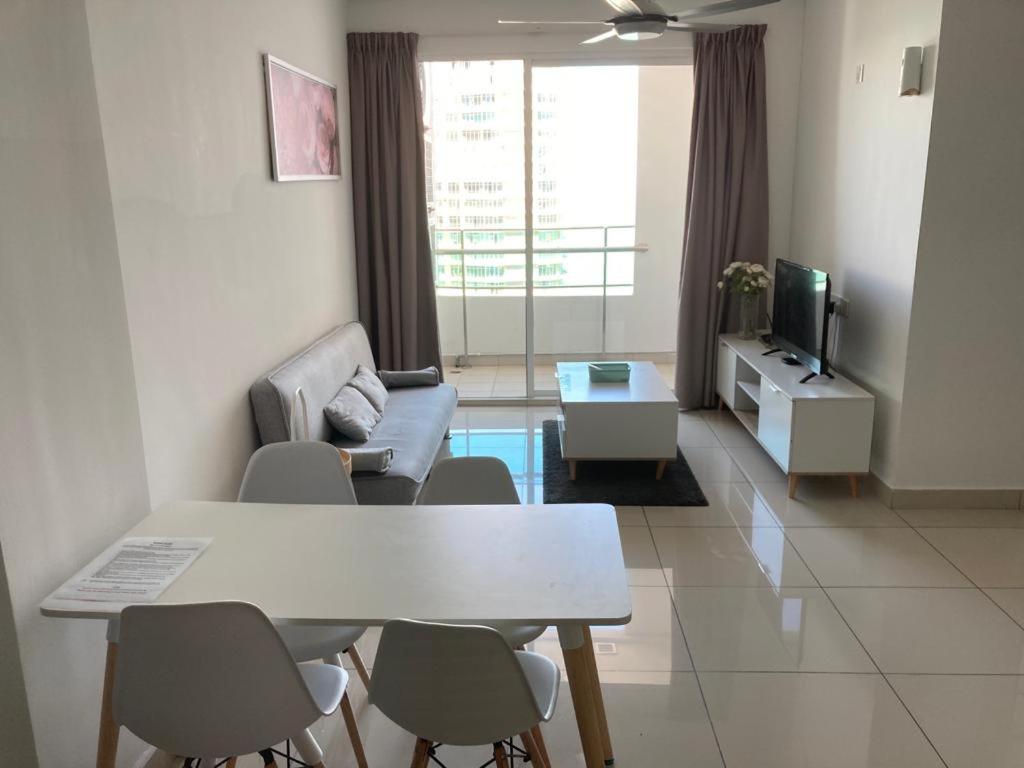 Mansion One Georgetown 2BR SeaView 7 Pax photo 1