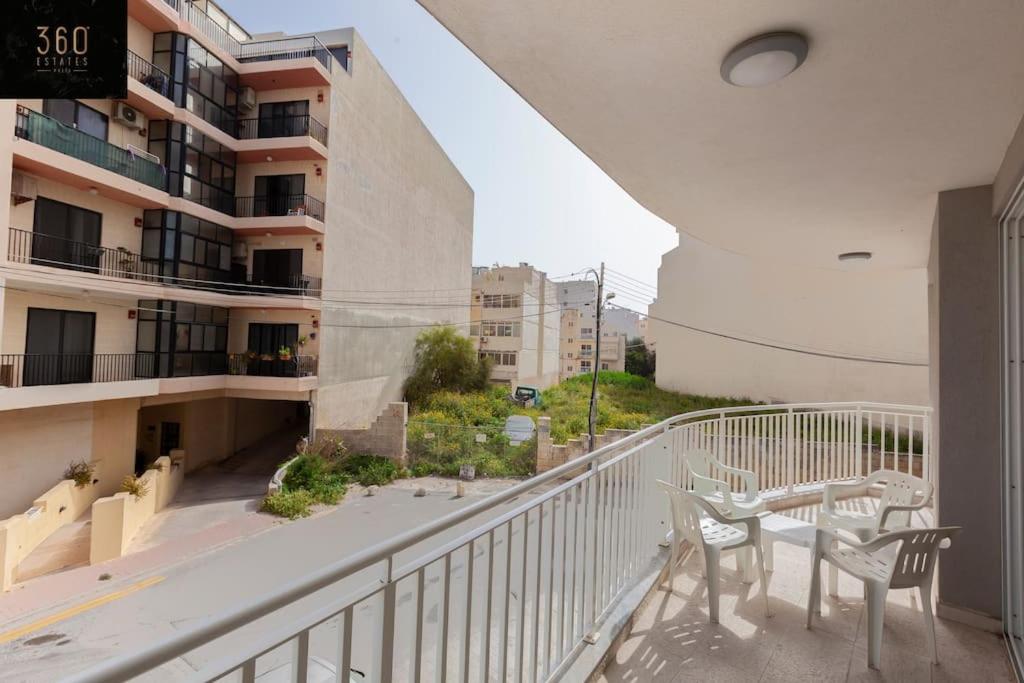 Spacious 2BR APT in QAWRA - Perfect for Families by 360 Estates photo 3