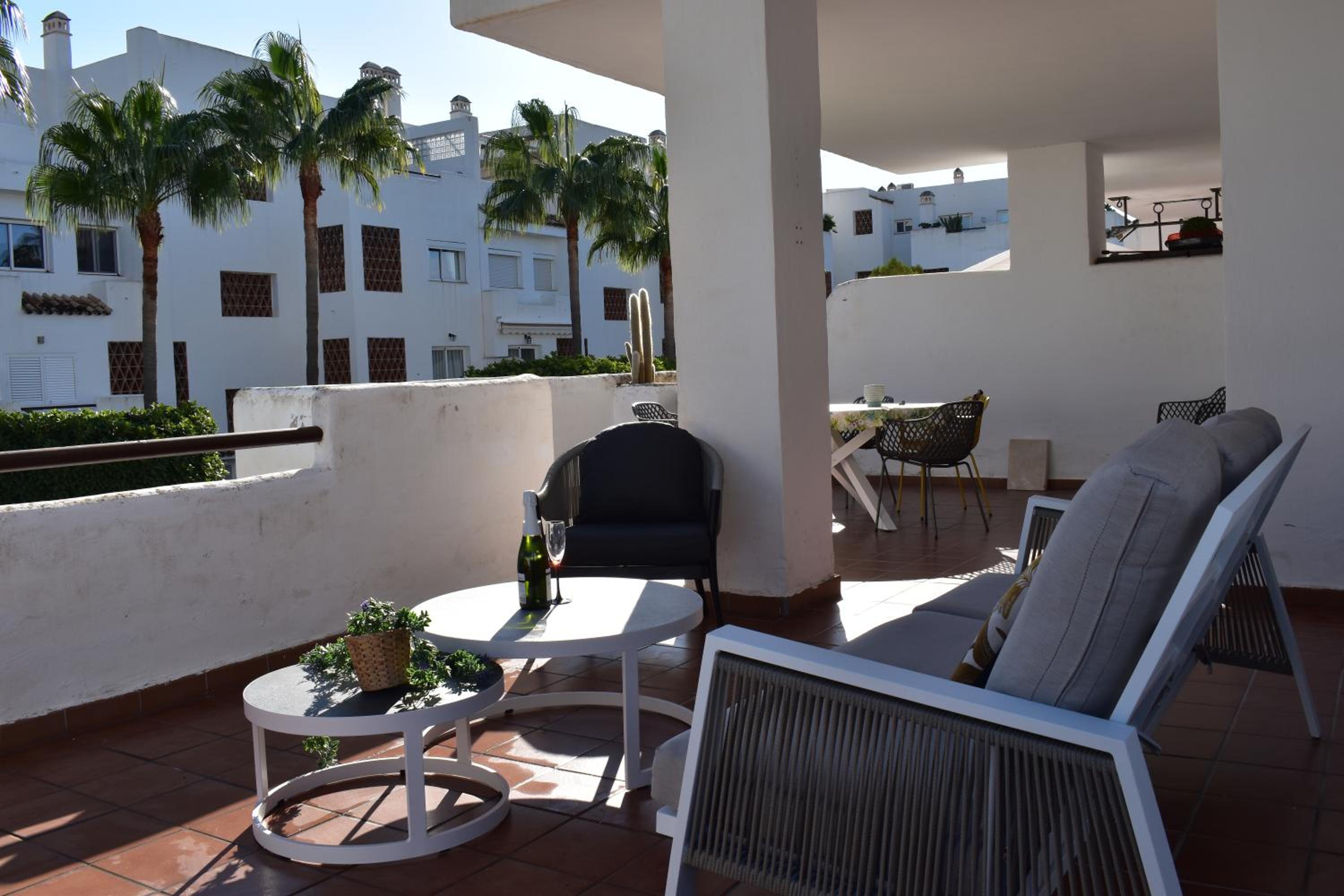 Spacious apartement with large terraces Lunymar Golf, Estepona