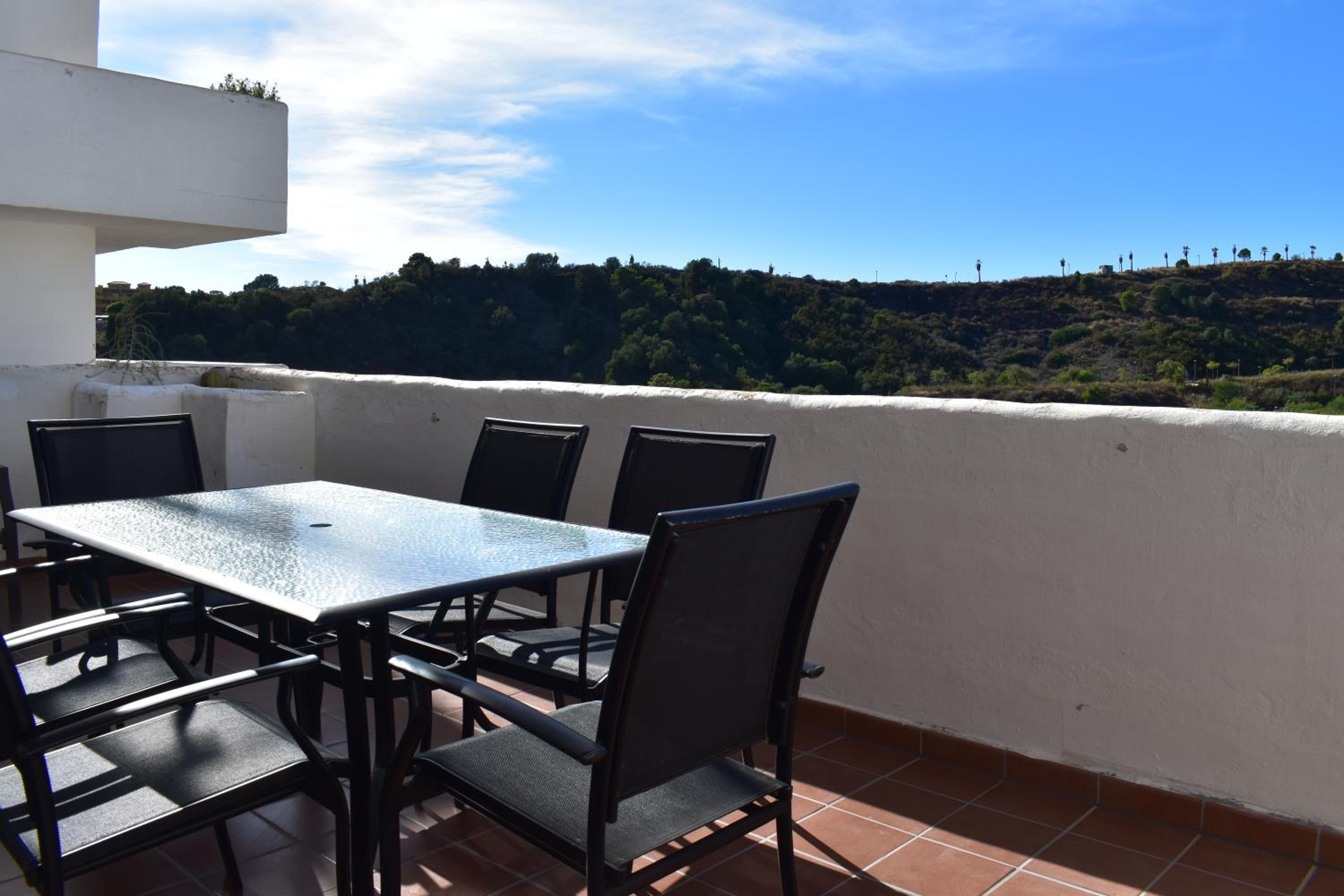 Spacious apartement with large terraces Lunymar Golf, Estepona