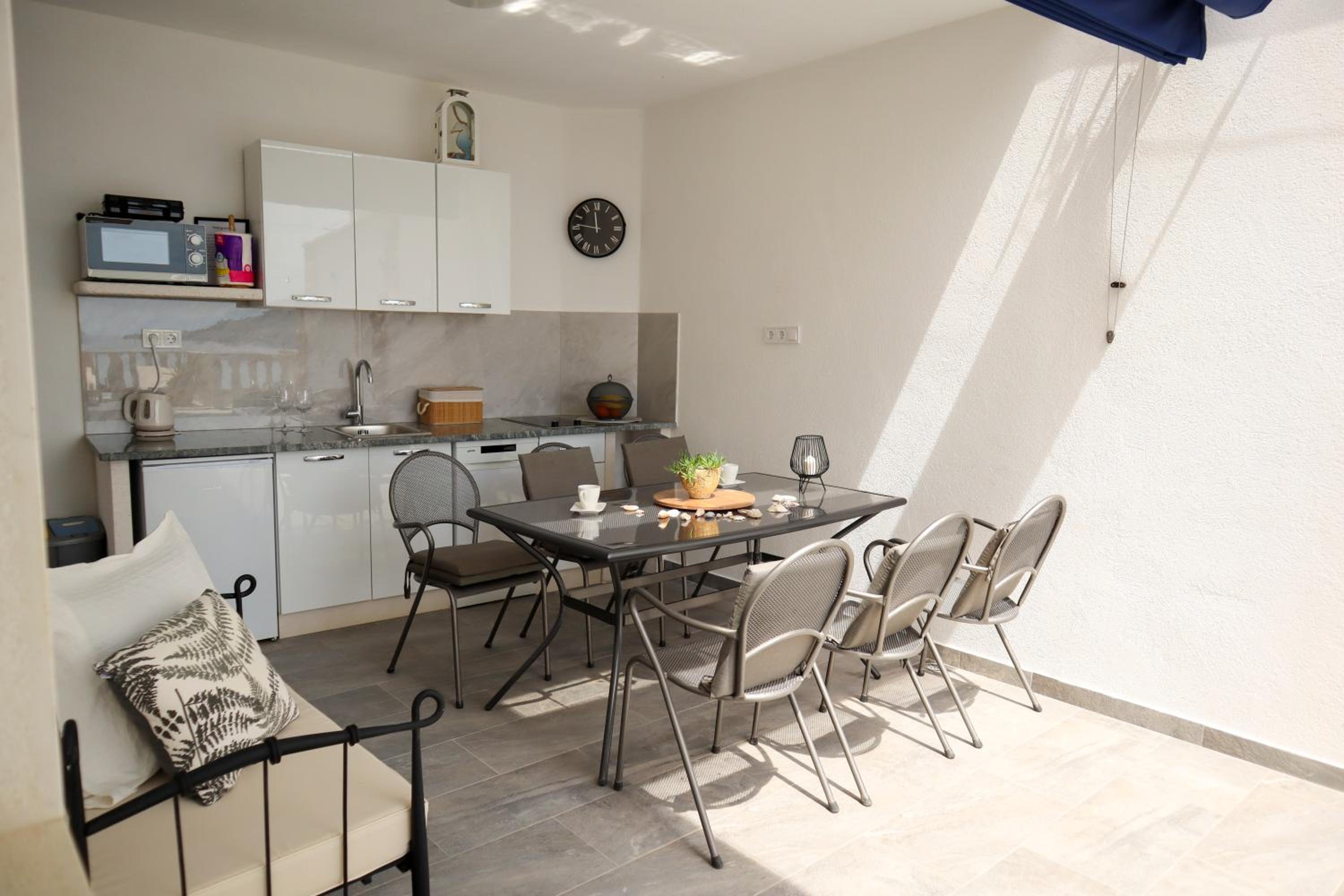 Apartment Valentina - private pool,200m from beach view 5
