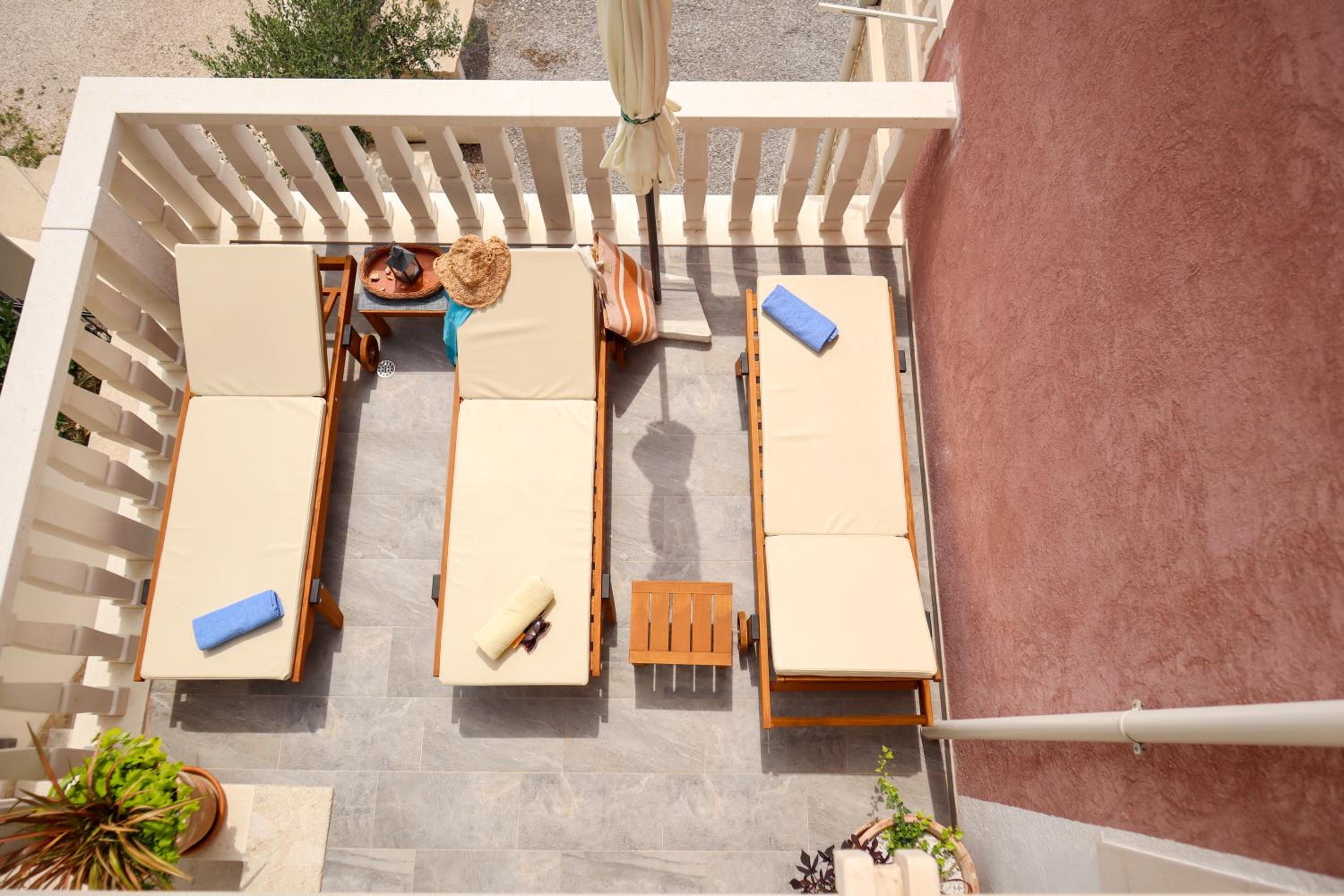 Apartment Valentina - private pool,200m from beach view 4