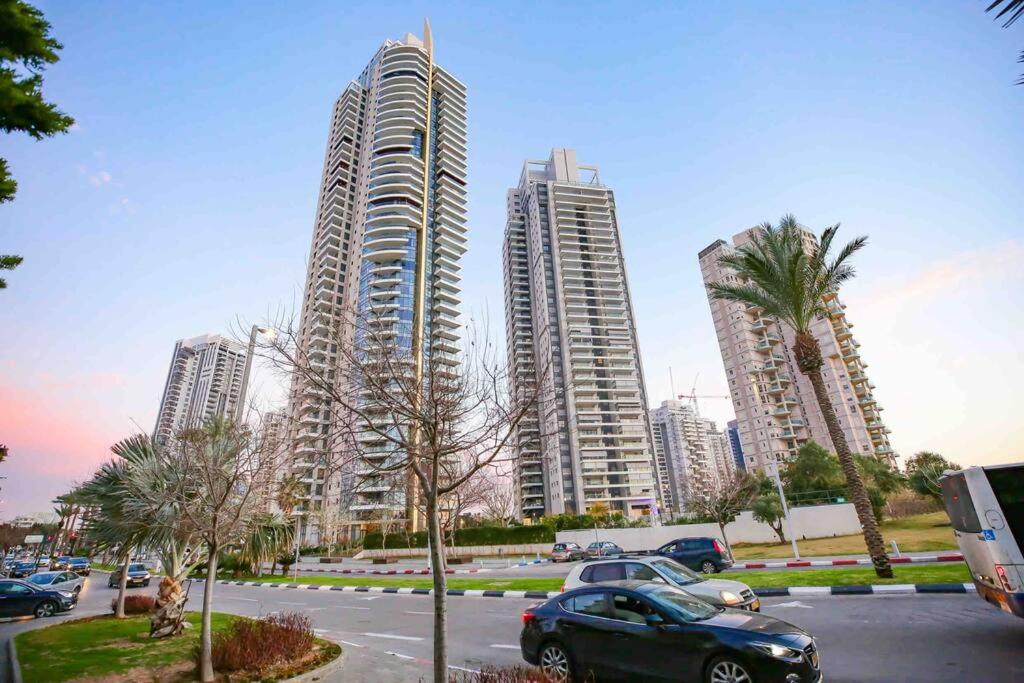 Boutique VIP Apartment with Balcony on the Sea view 5