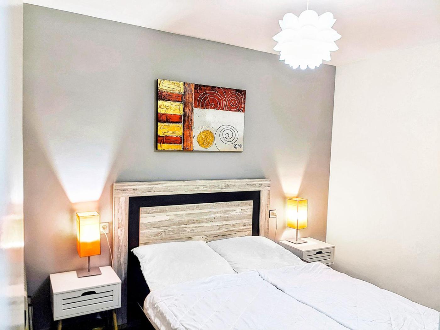 Ferienwohnung nahe Strand, Stadt und Yachthafen - frisch renoviert view 2