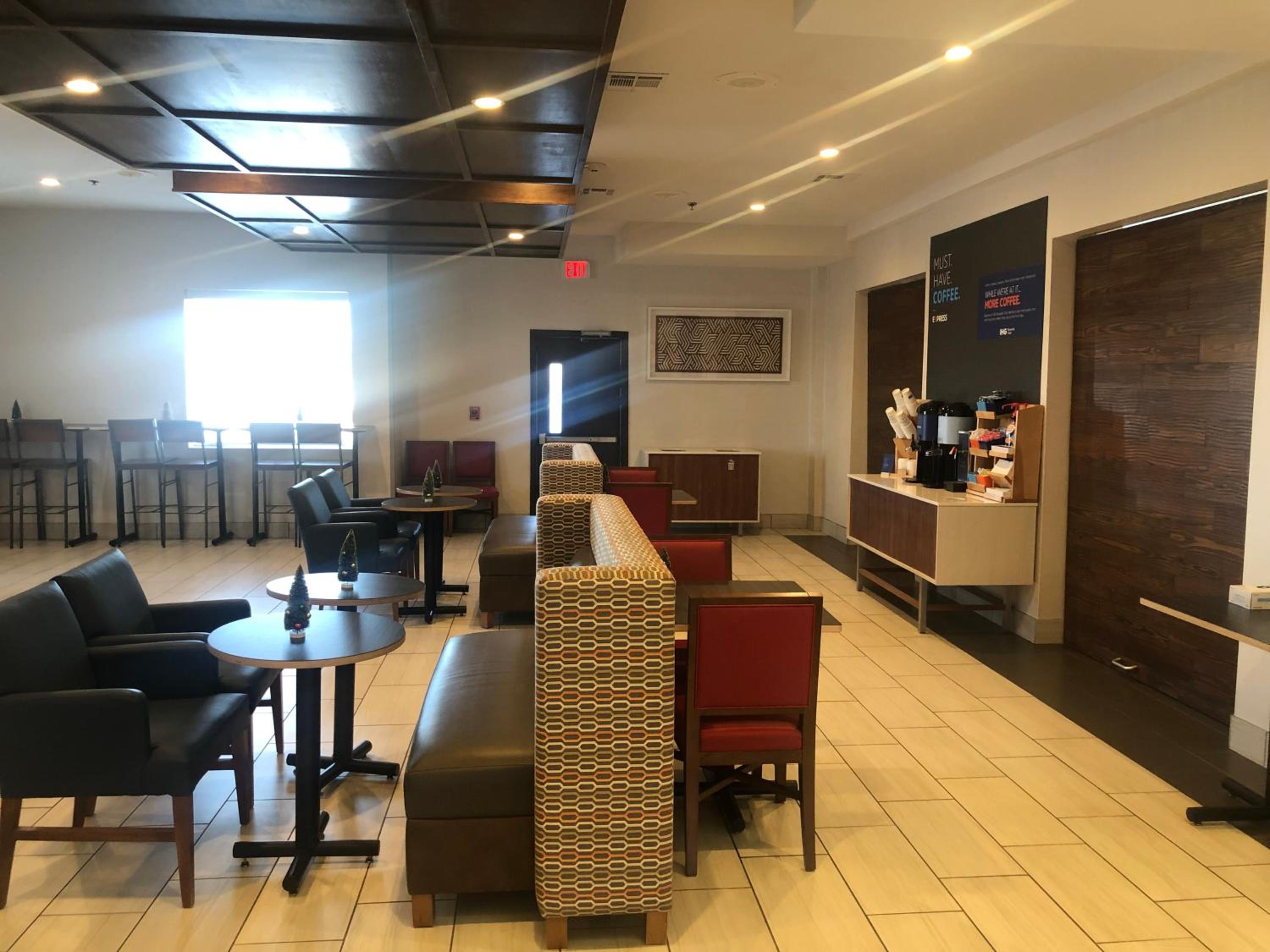 Woodward Vacations - Holiday Inn Express Hotel  Suites Woodward Hwy 270, an IHG Hotel - Property Image 22