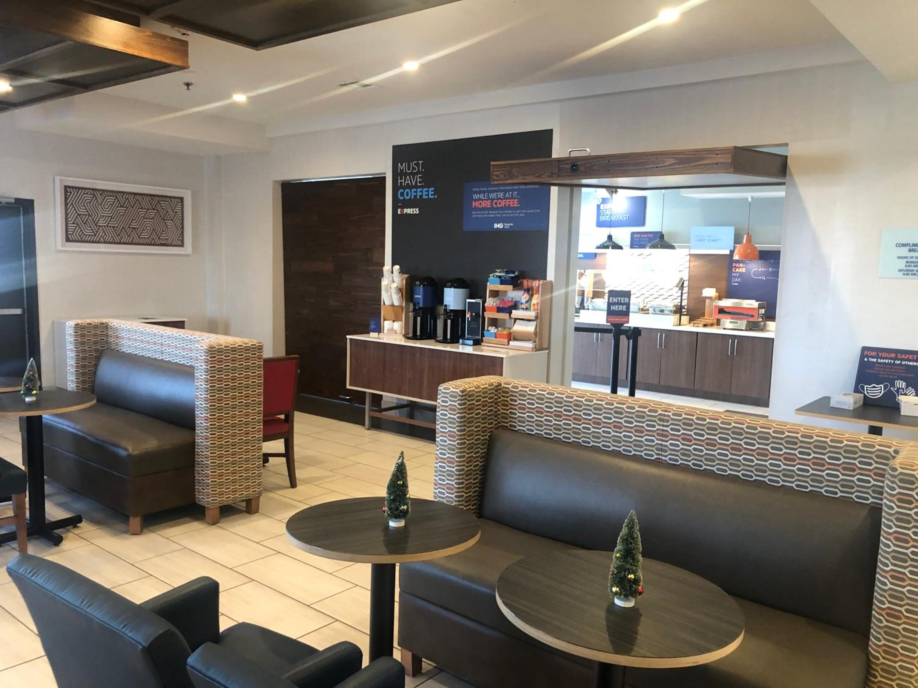 Woodward Vacations - Holiday Inn Express Hotel  Suites Woodward Hwy 270, an IHG Hotel - Property Image 26