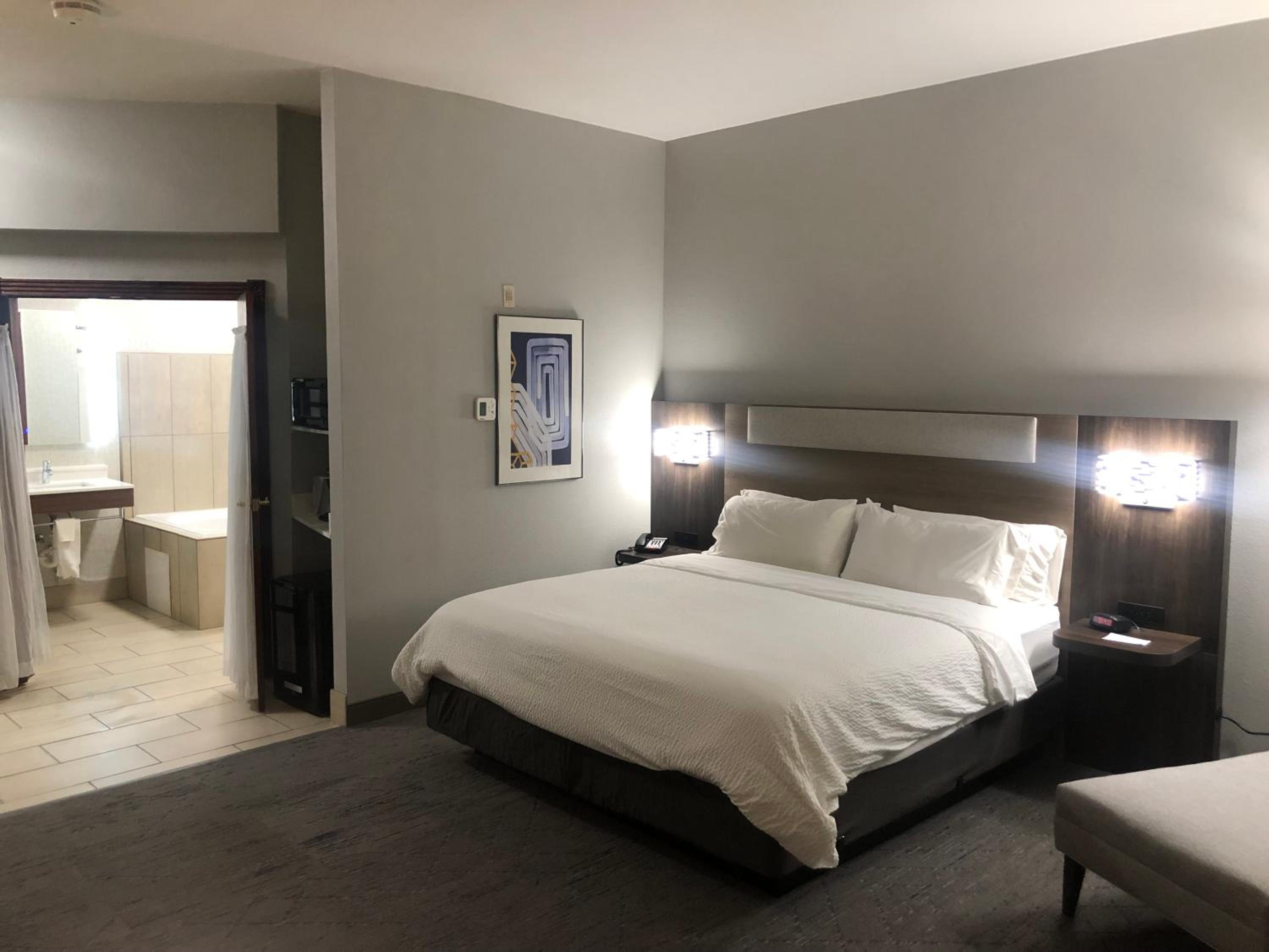 Woodward Vacations - Holiday Inn Express Hotel  Suites Woodward Hwy 270, an IHG Hotel - Property Image 28