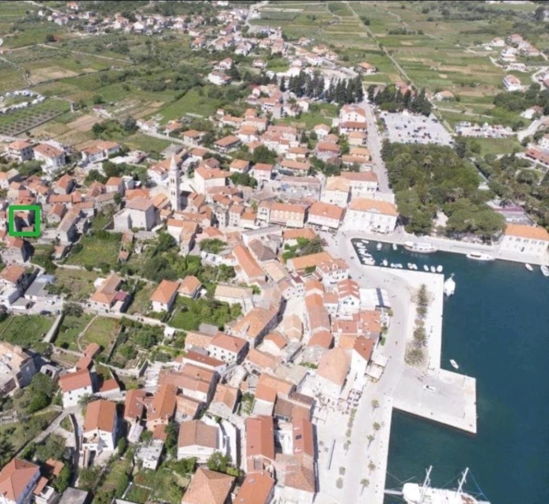 Duplex apartment in the center of Jelsa, Hvar view 2