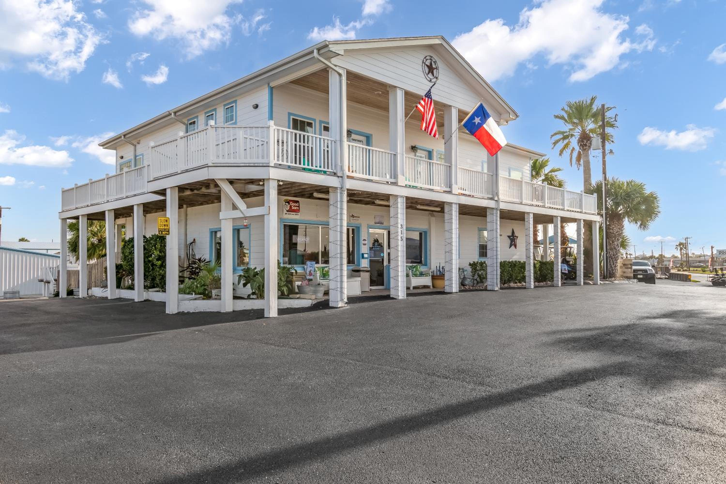 Tropic Island Resort