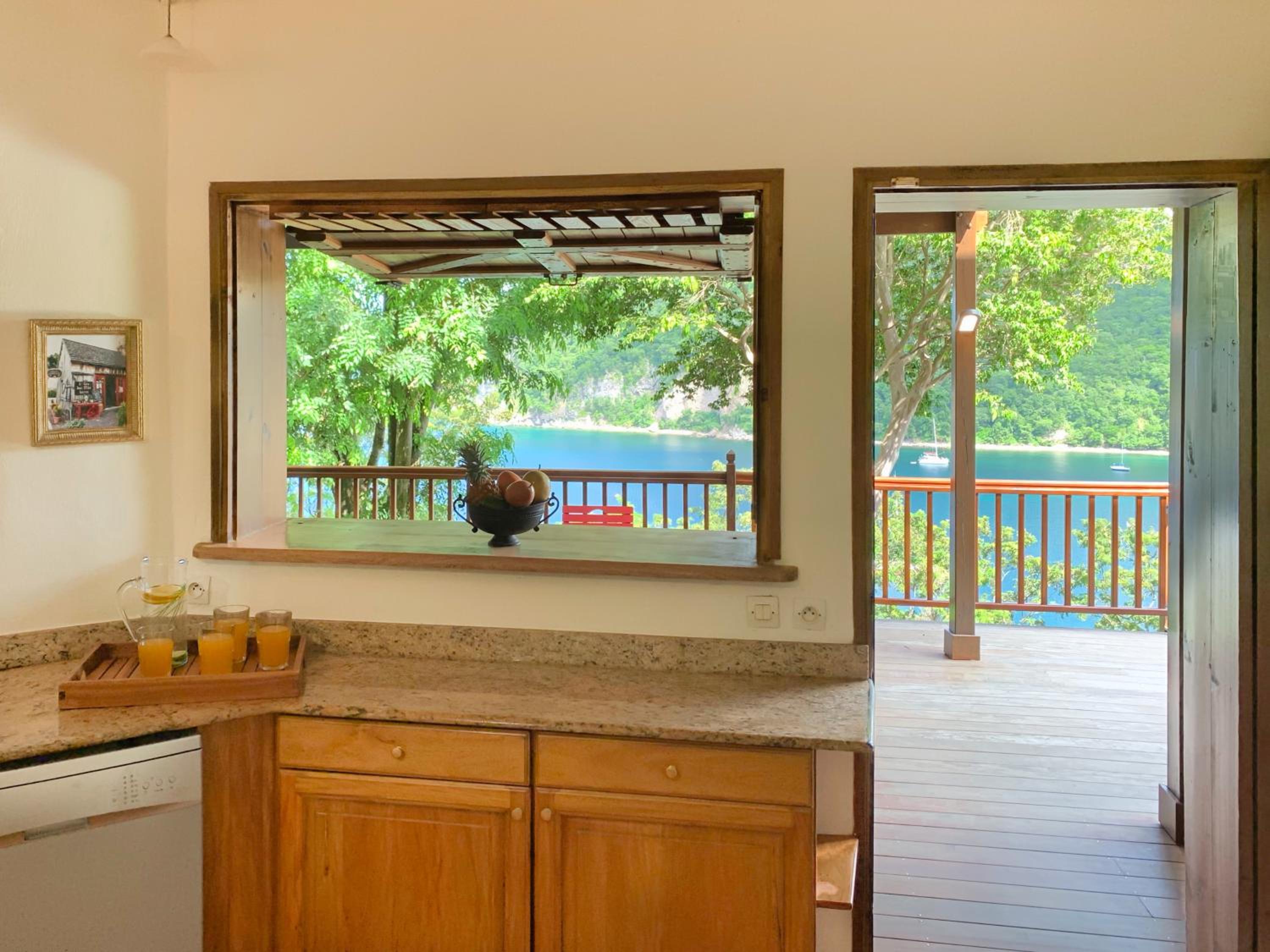 Villa Palm Bay Stunning View 5 min to beach 3 min to downtown King size bed view 5