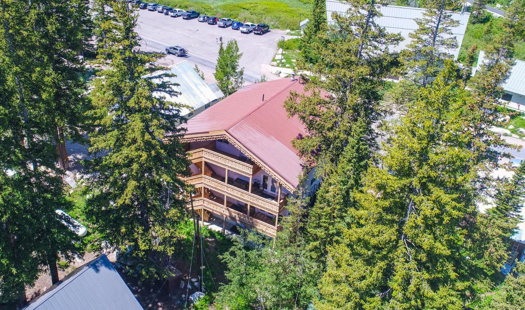 Powder Hound 1 Bedroom Brighton Chalet