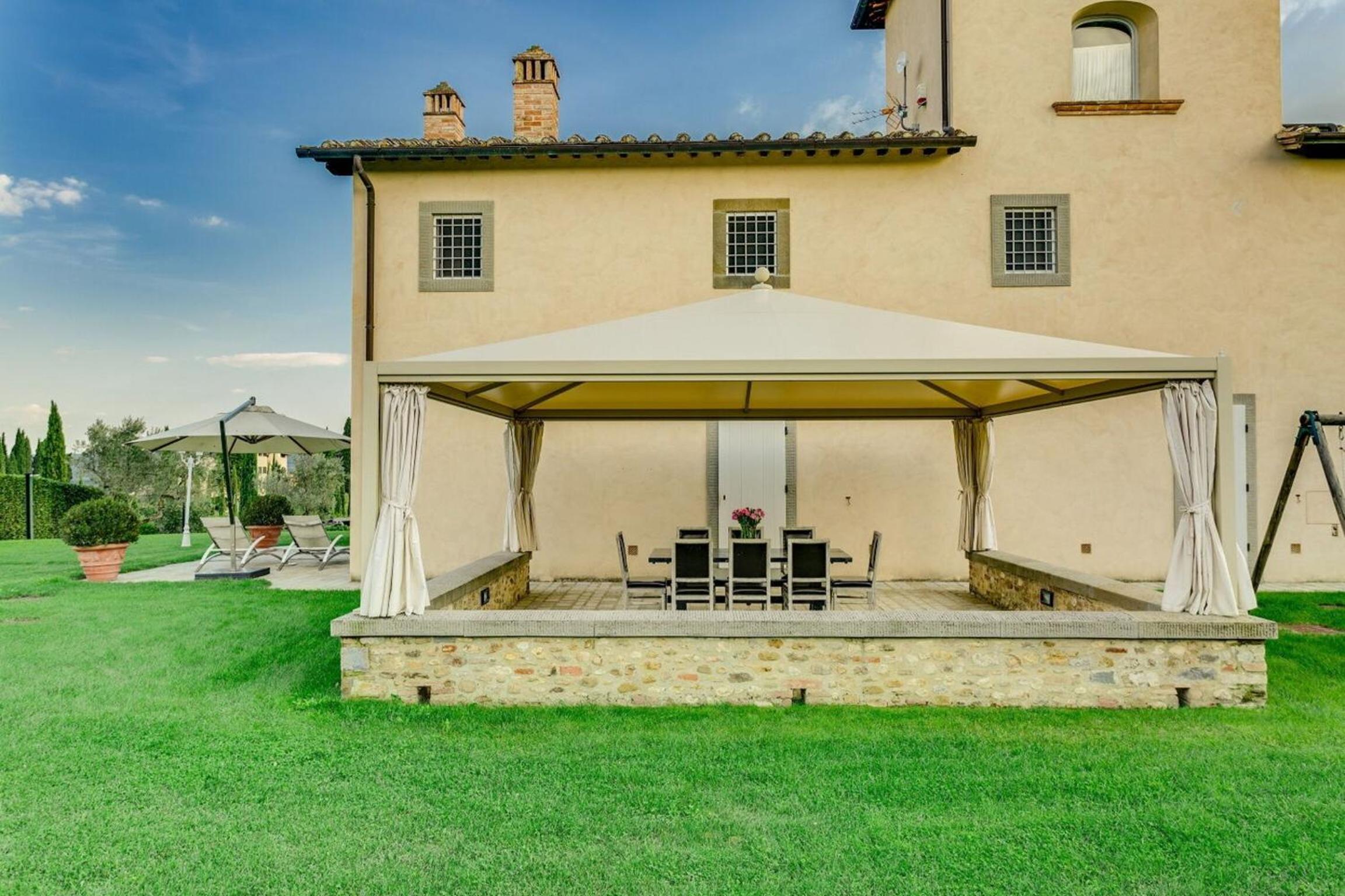 Villa Gazebo
