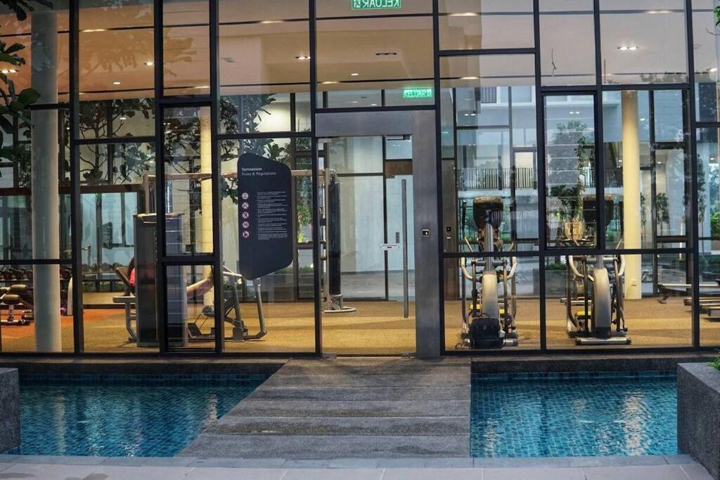Lovely one bedroom studio unit. view 3